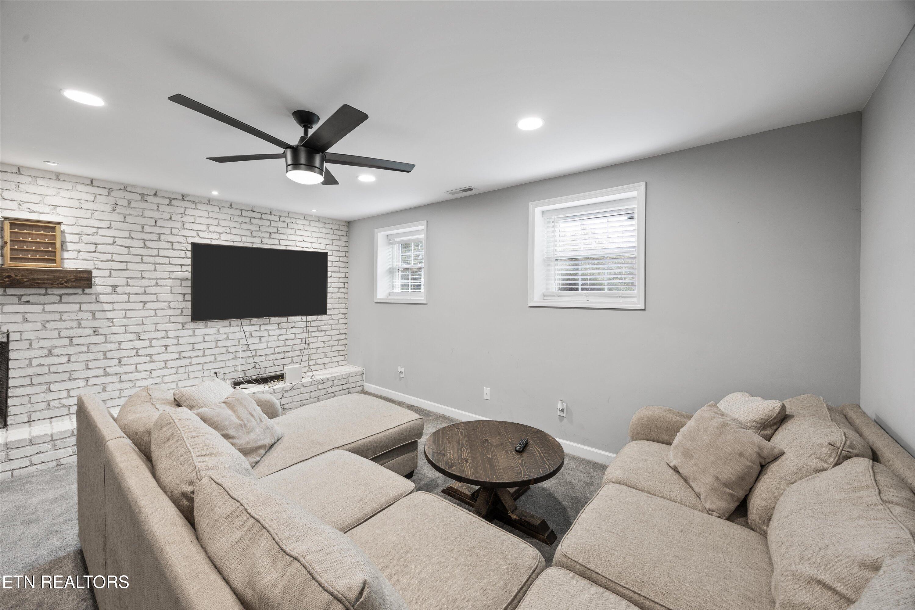 100 Foster Drive Lenoir City TN 37772