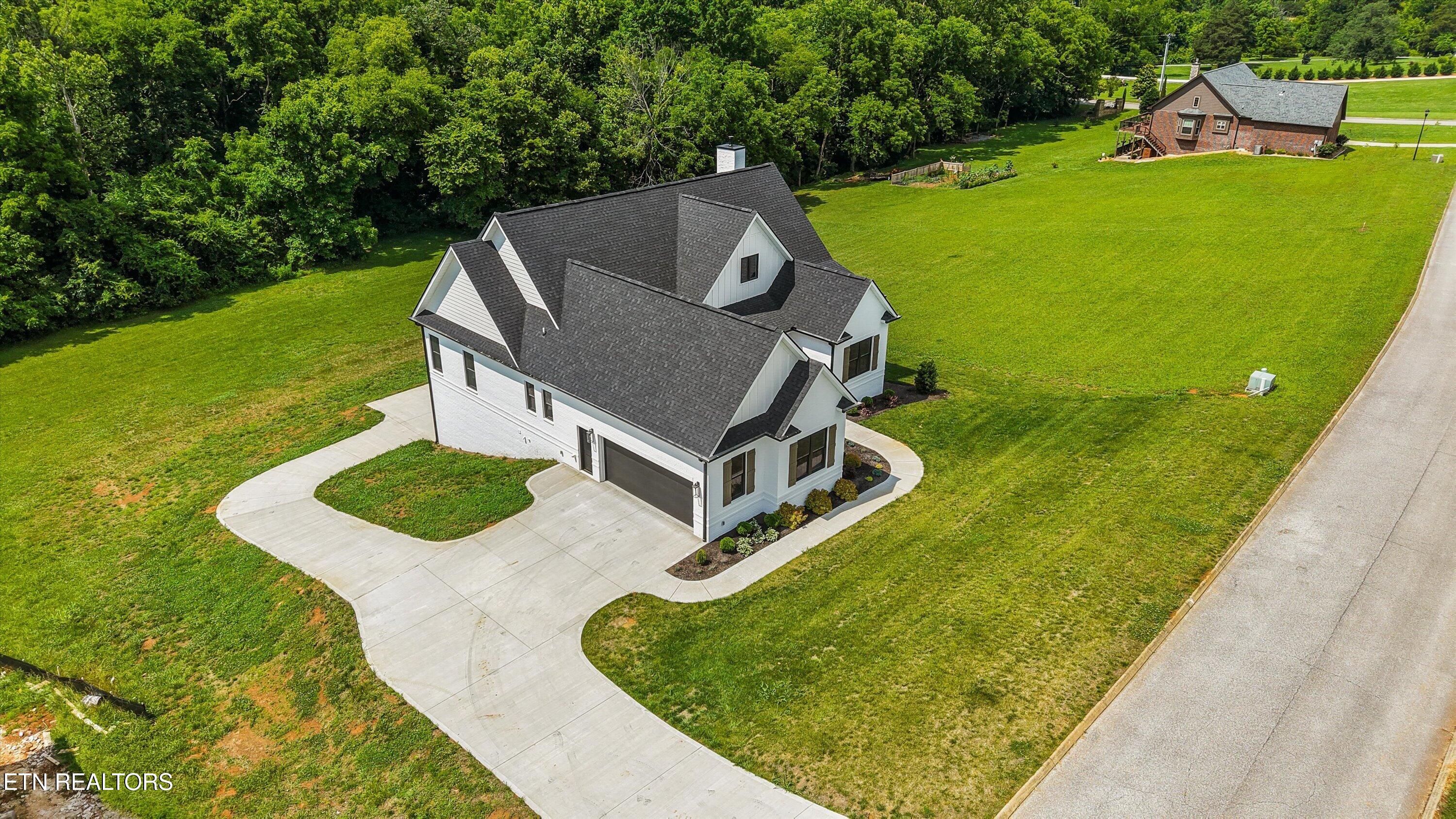 618 Winding Creek Way Walland TN 37886