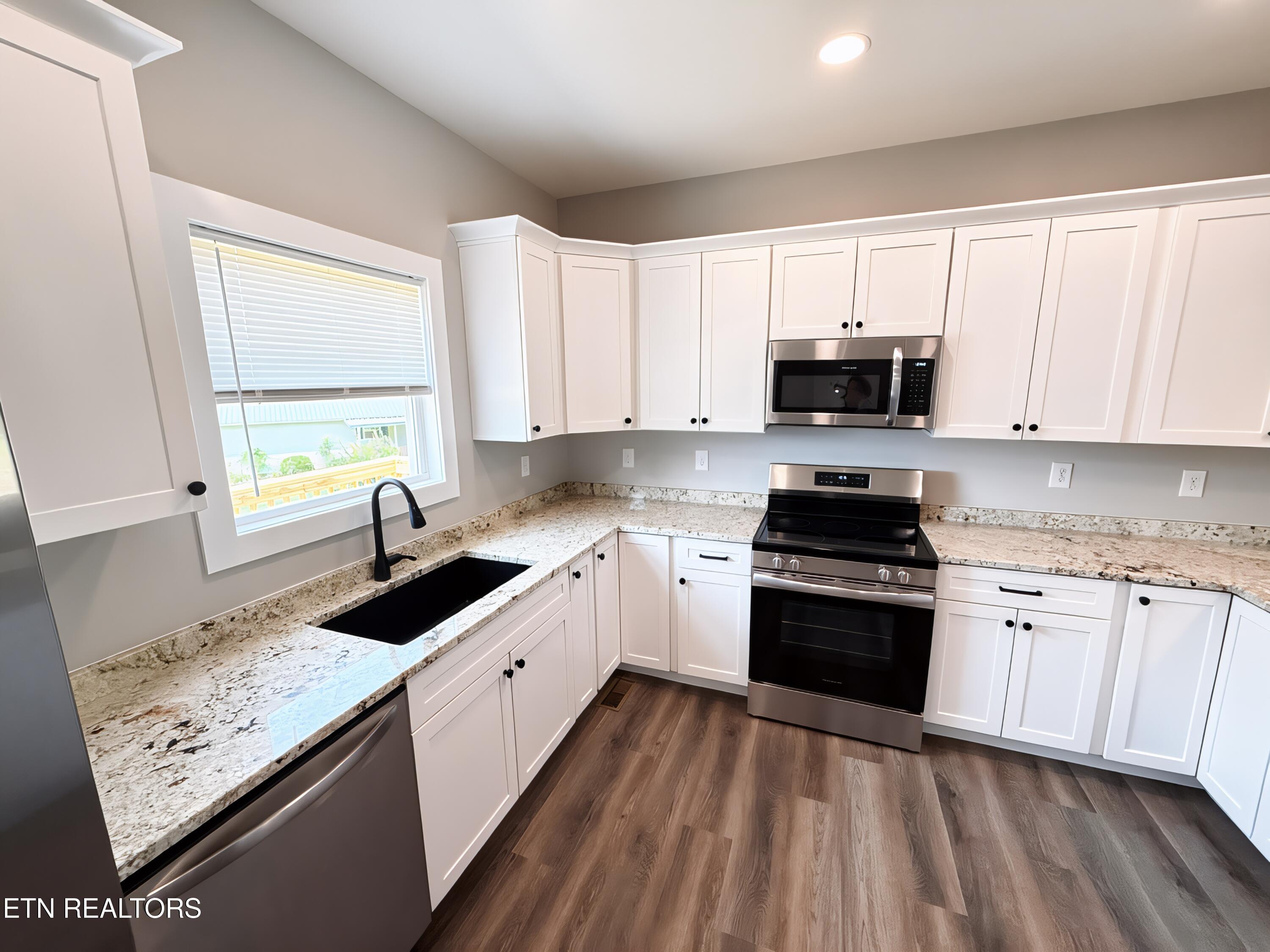 460 Glade Springs Road Lafollette TN 37766