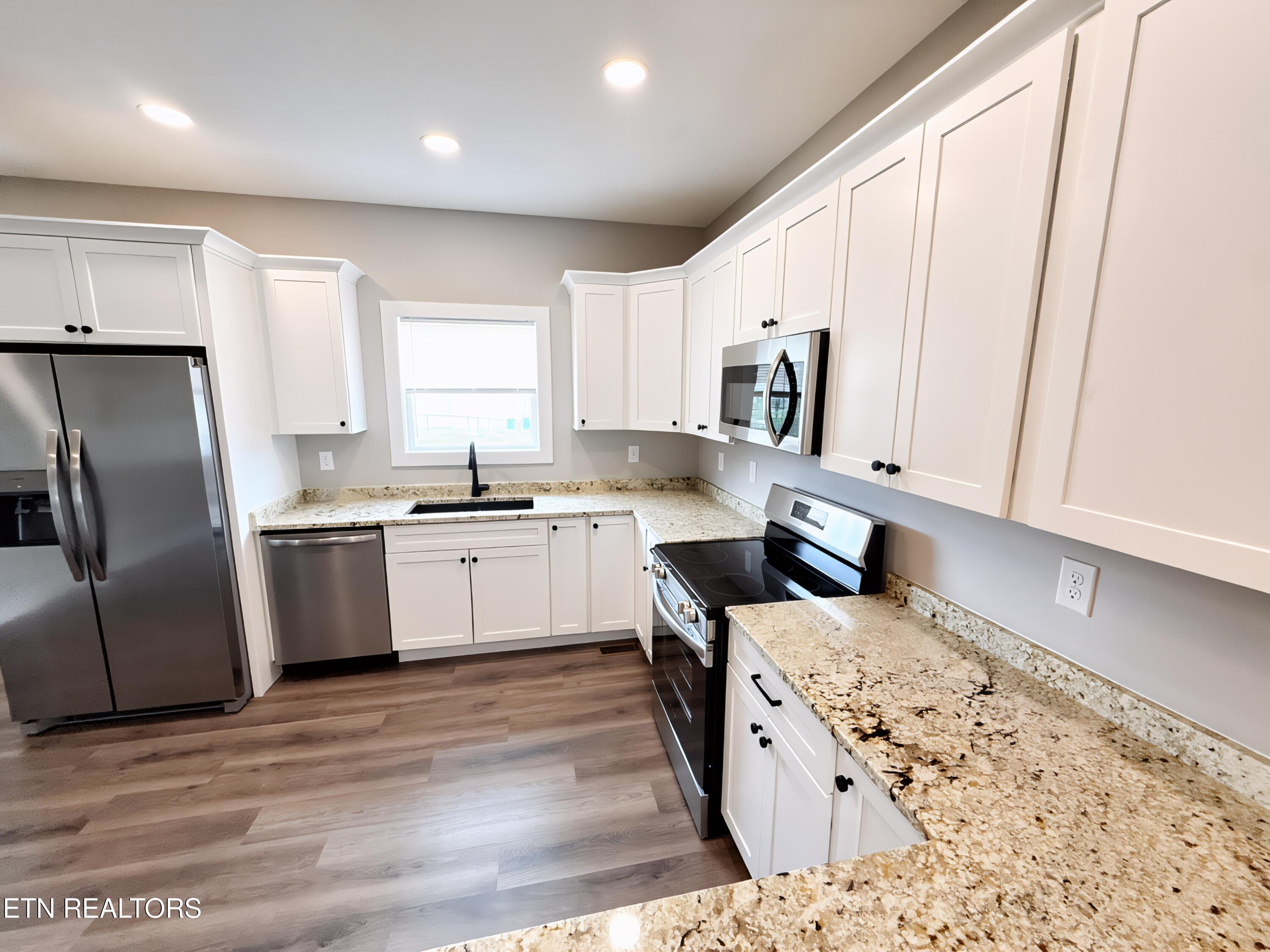 460 Glade Springs Road Lafollette TN 37766