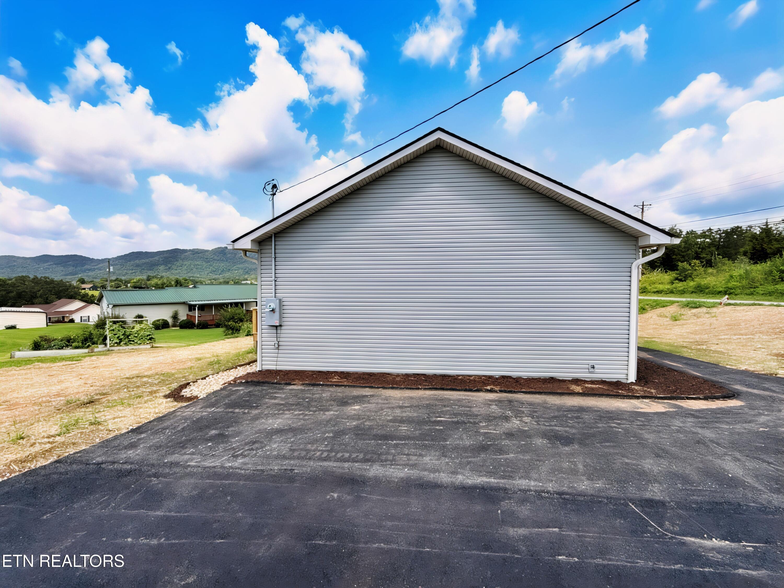 460 Glade Springs Road Lafollette TN 37766