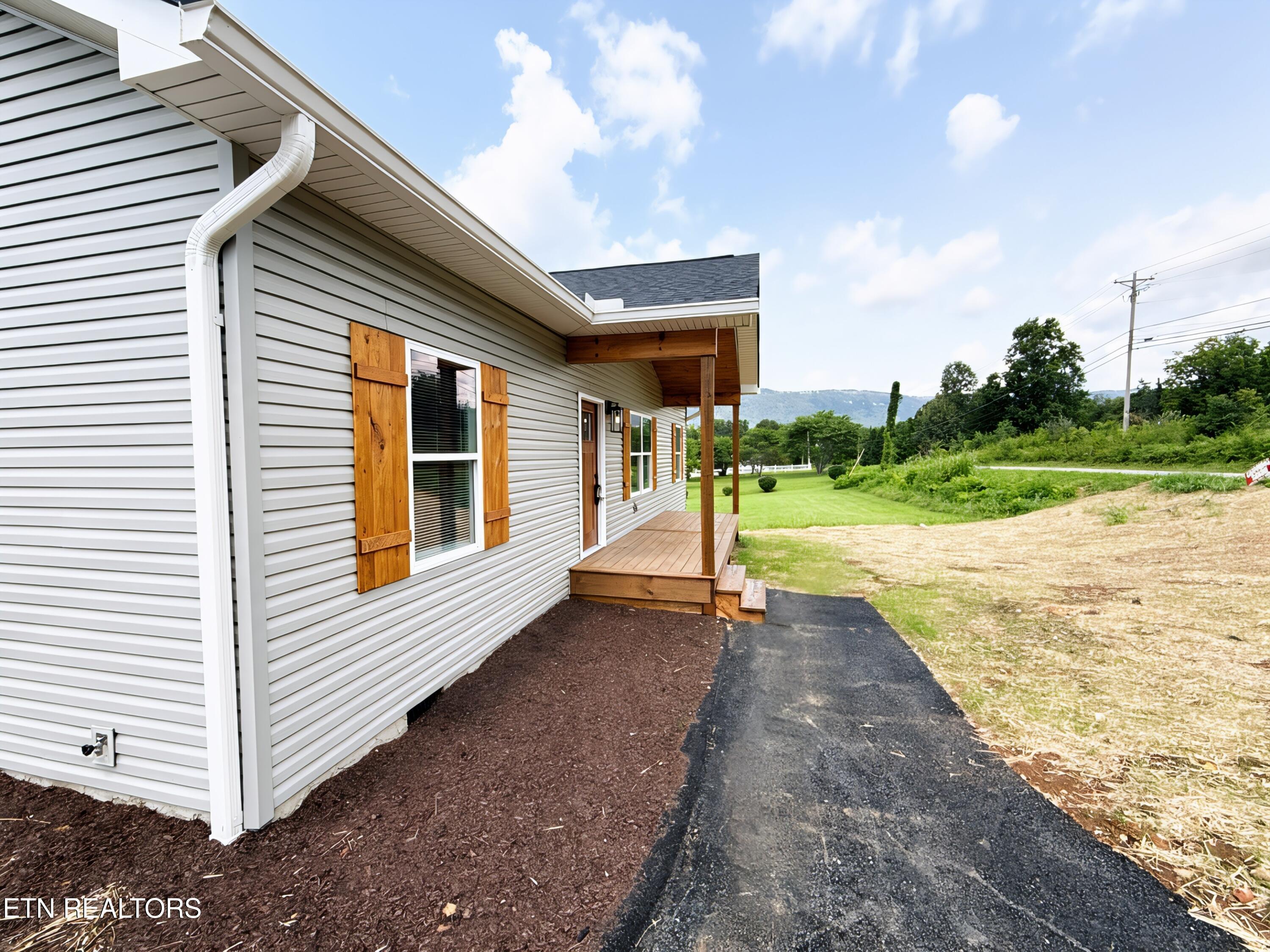 460 Glade Springs Road Lafollette TN 37766