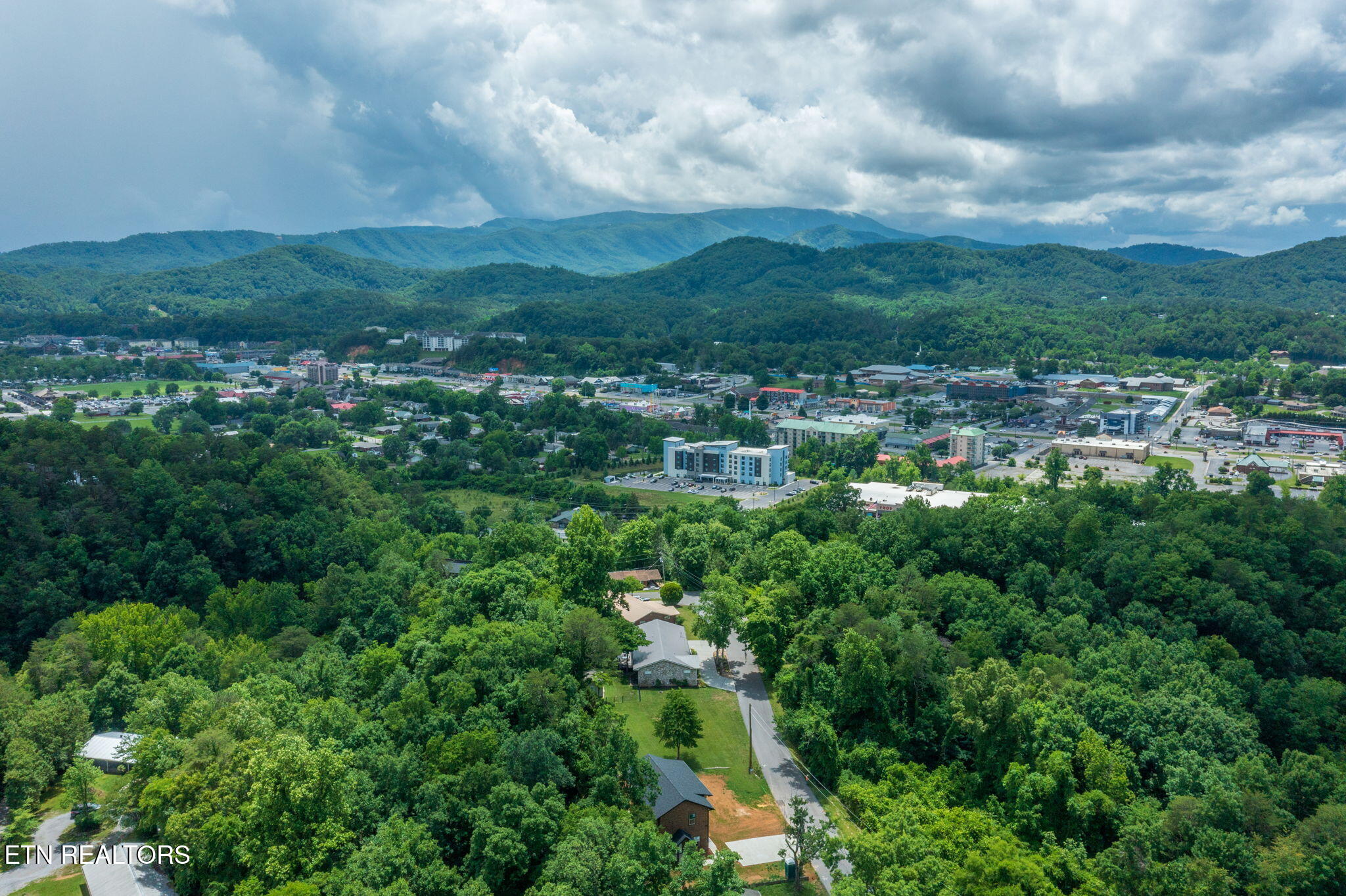 2613 Highland Park Drive Pigeon Forge TN 37863