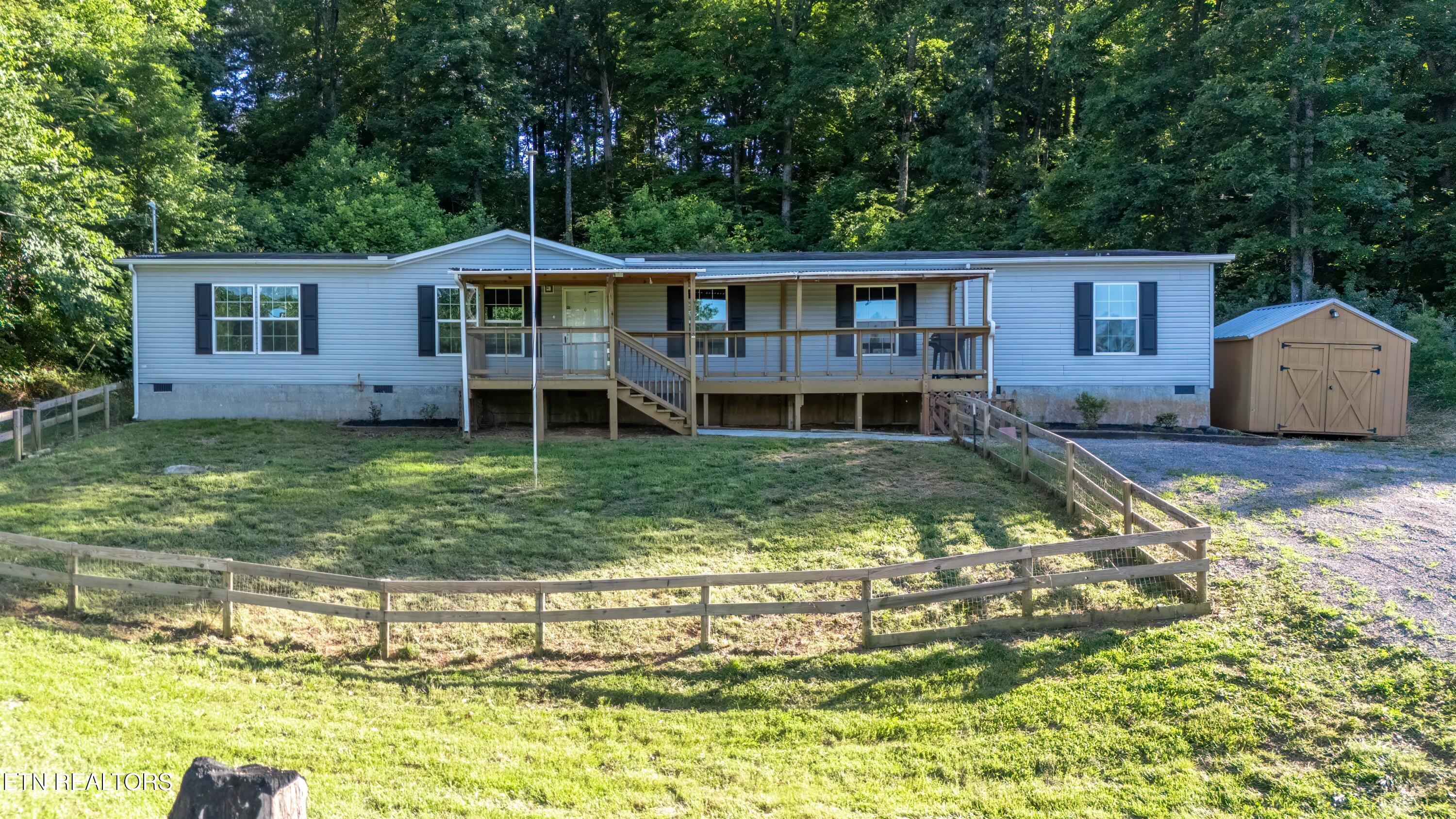 1591 Trig Long Road Dandridge TN 37725