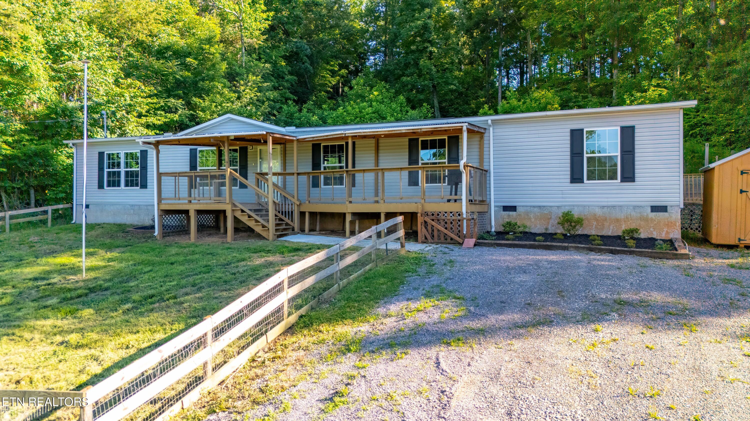 1591 Trig Long Road Dandridge TN 37725