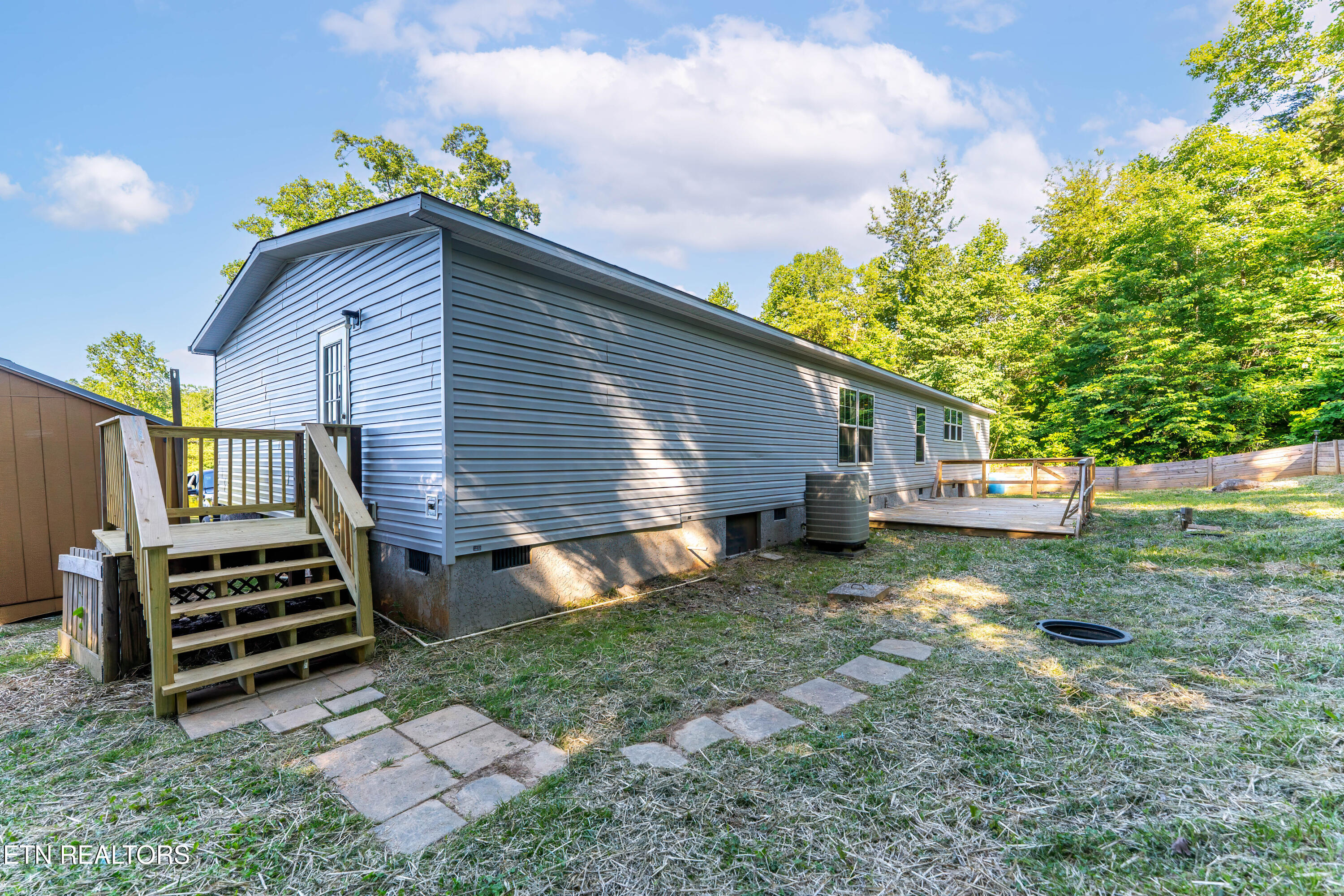 1591 Trig Long Road Dandridge TN 37725