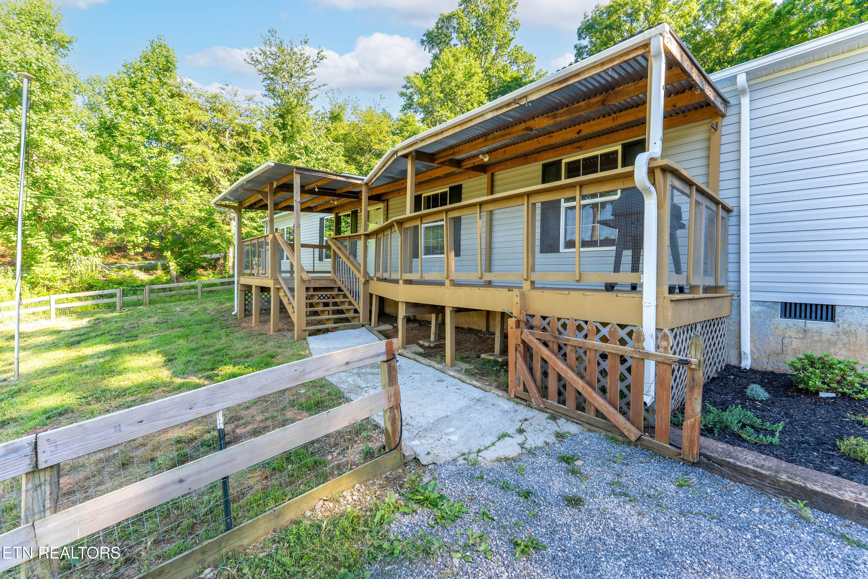 1591 Trig Long Road Dandridge TN 37725
