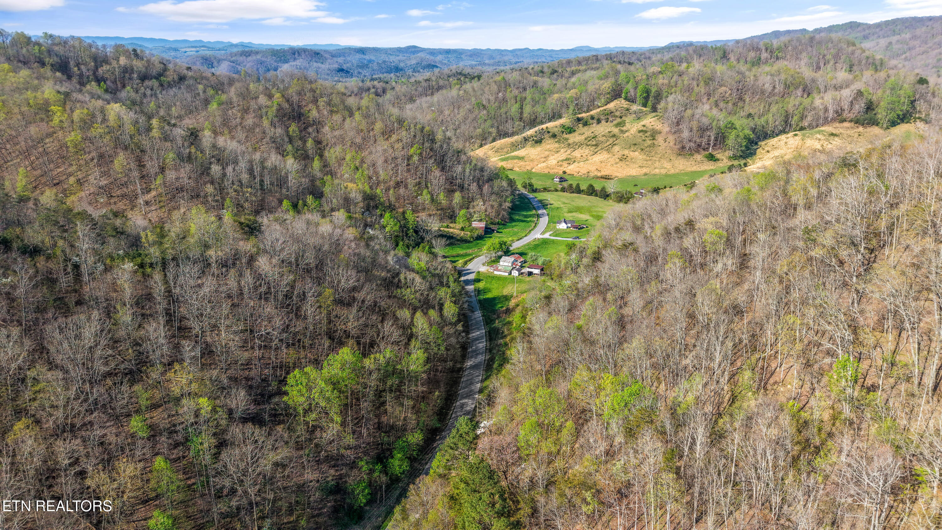 542 Back Valley Road Sneedville TN 37869