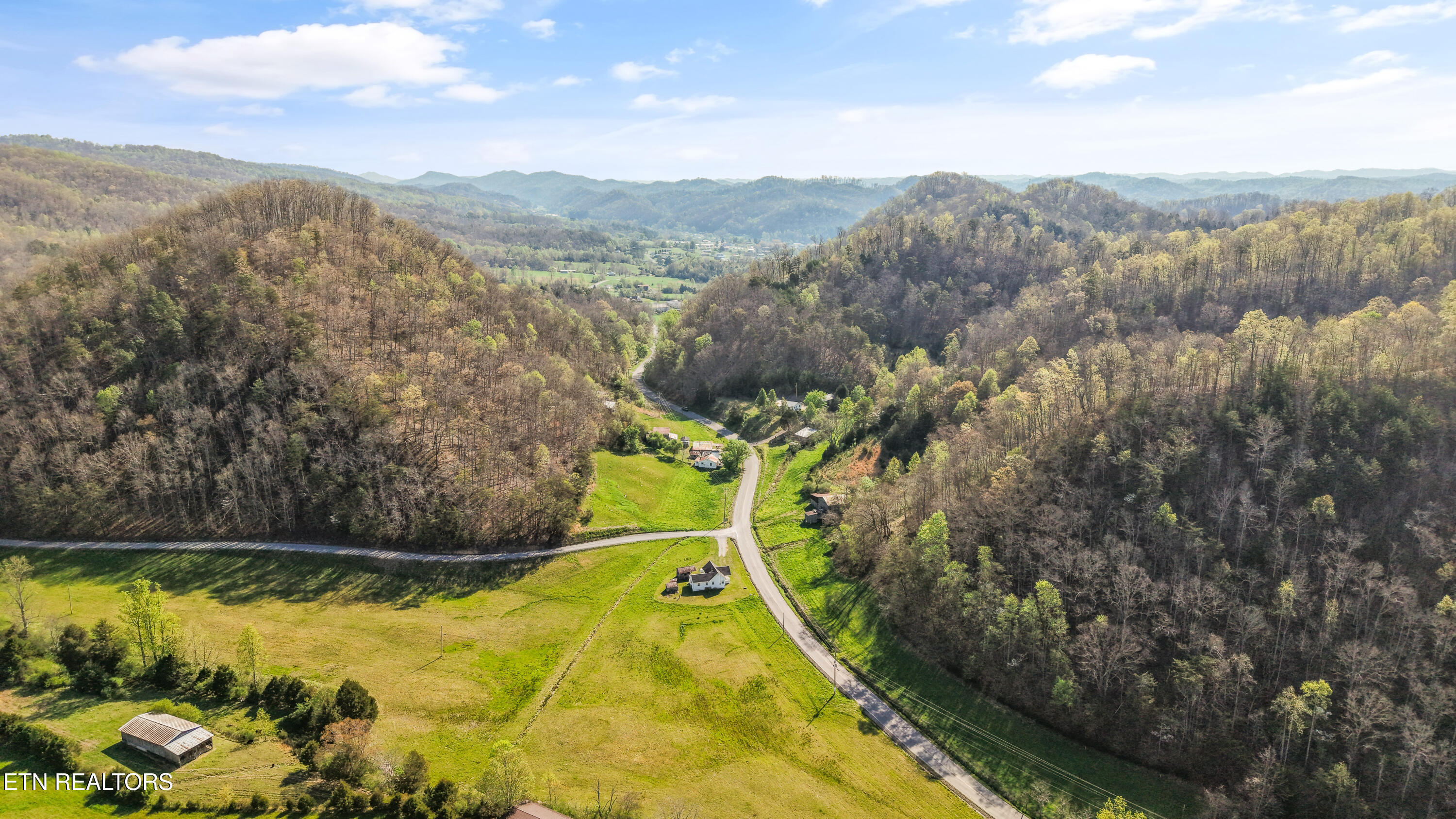 542 Back Valley Road Sneedville TN 37869