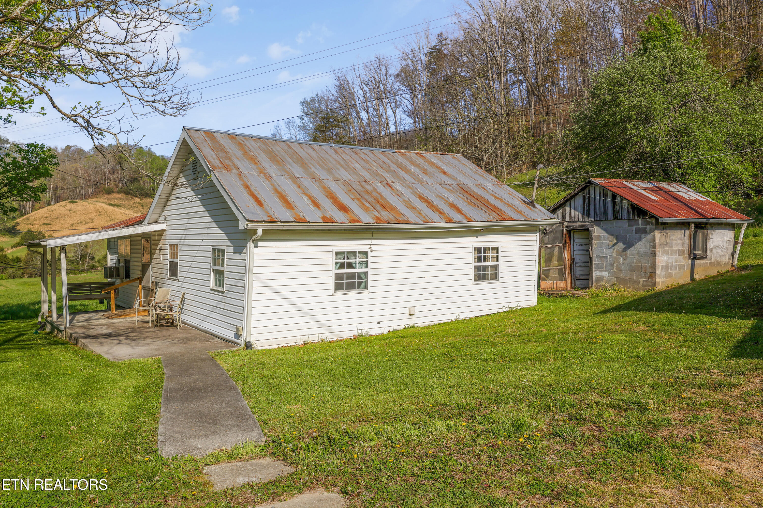 542 Back Valley Road Sneedville TN 37869