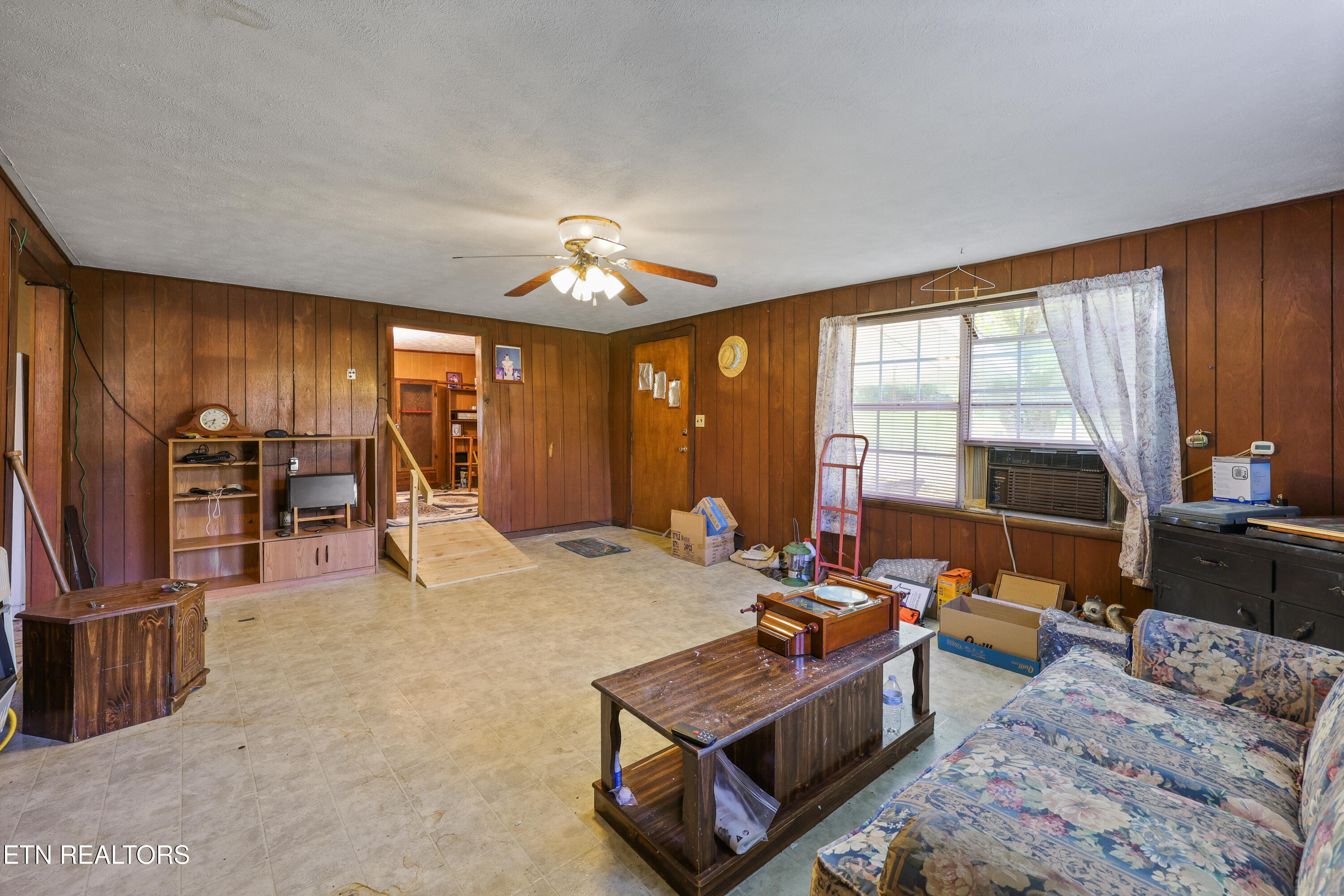542 Back Valley Road Sneedville TN 37869