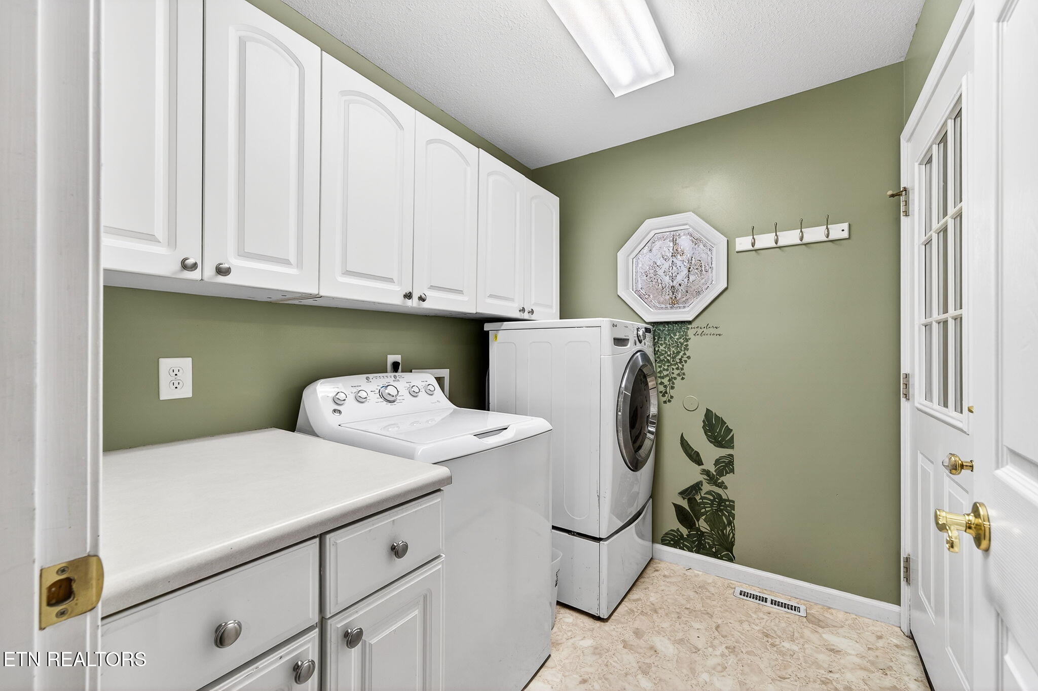 15 Ridge Crest Circle Crossville TN 38558