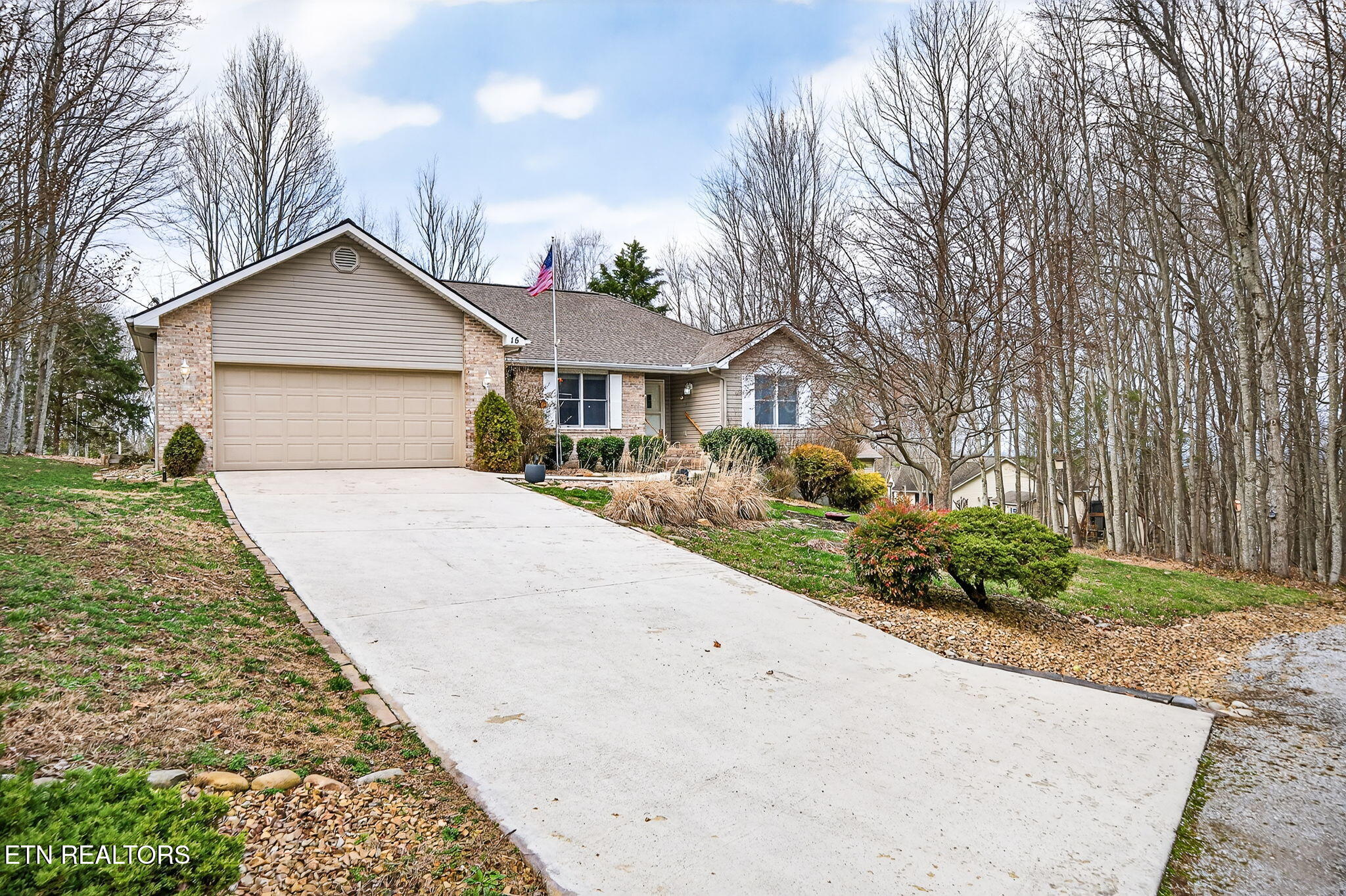 15 Ridge Crest Circle Crossville TN 38558