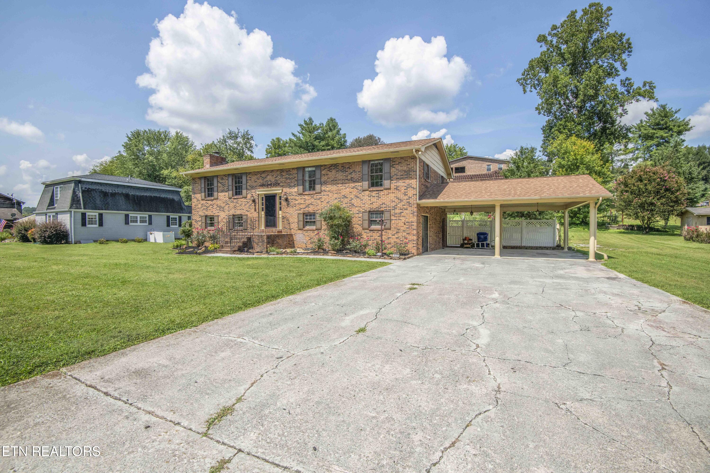 603 Riverbend Road Clinton TN 37716