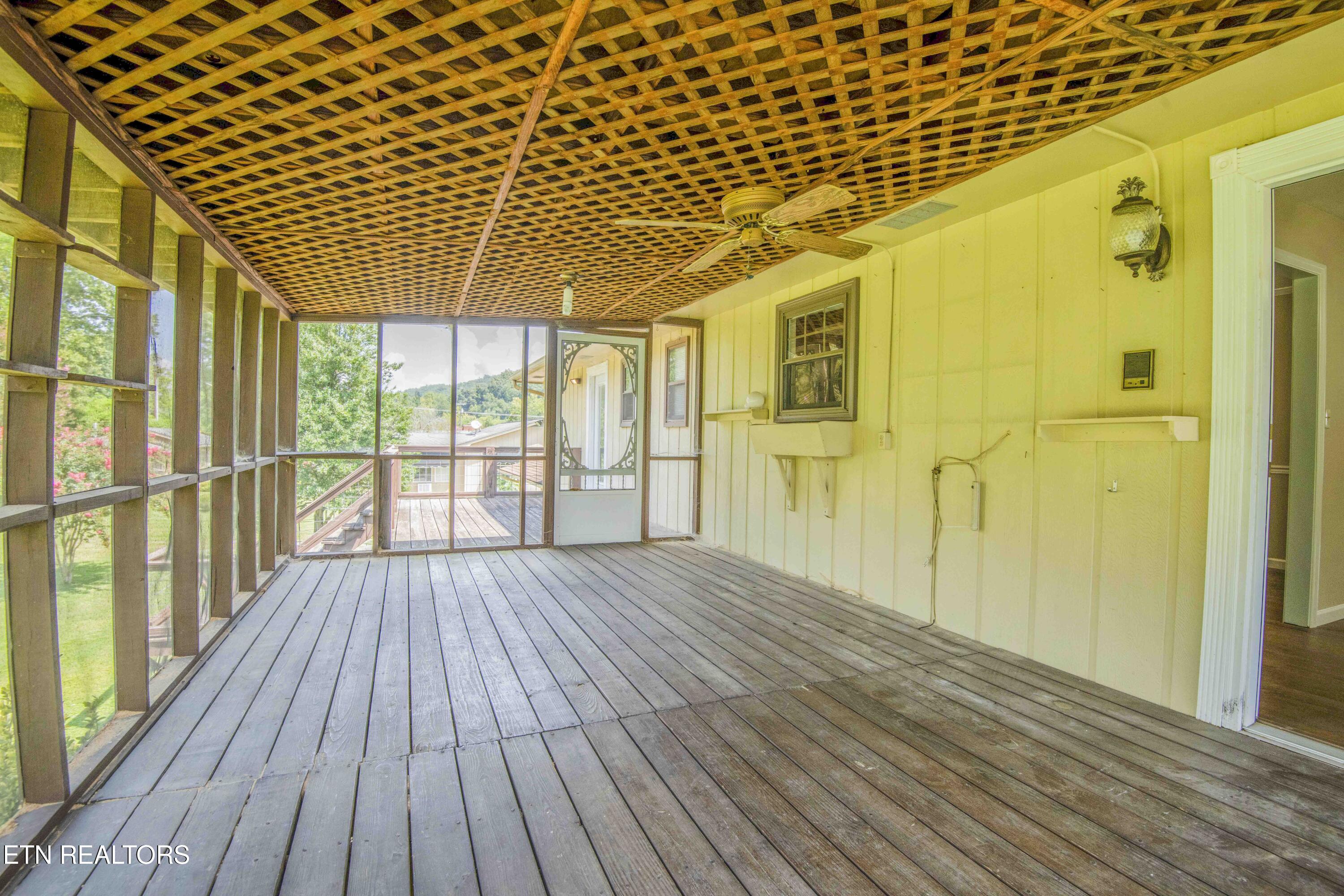 603 Riverbend Road Clinton TN 37716