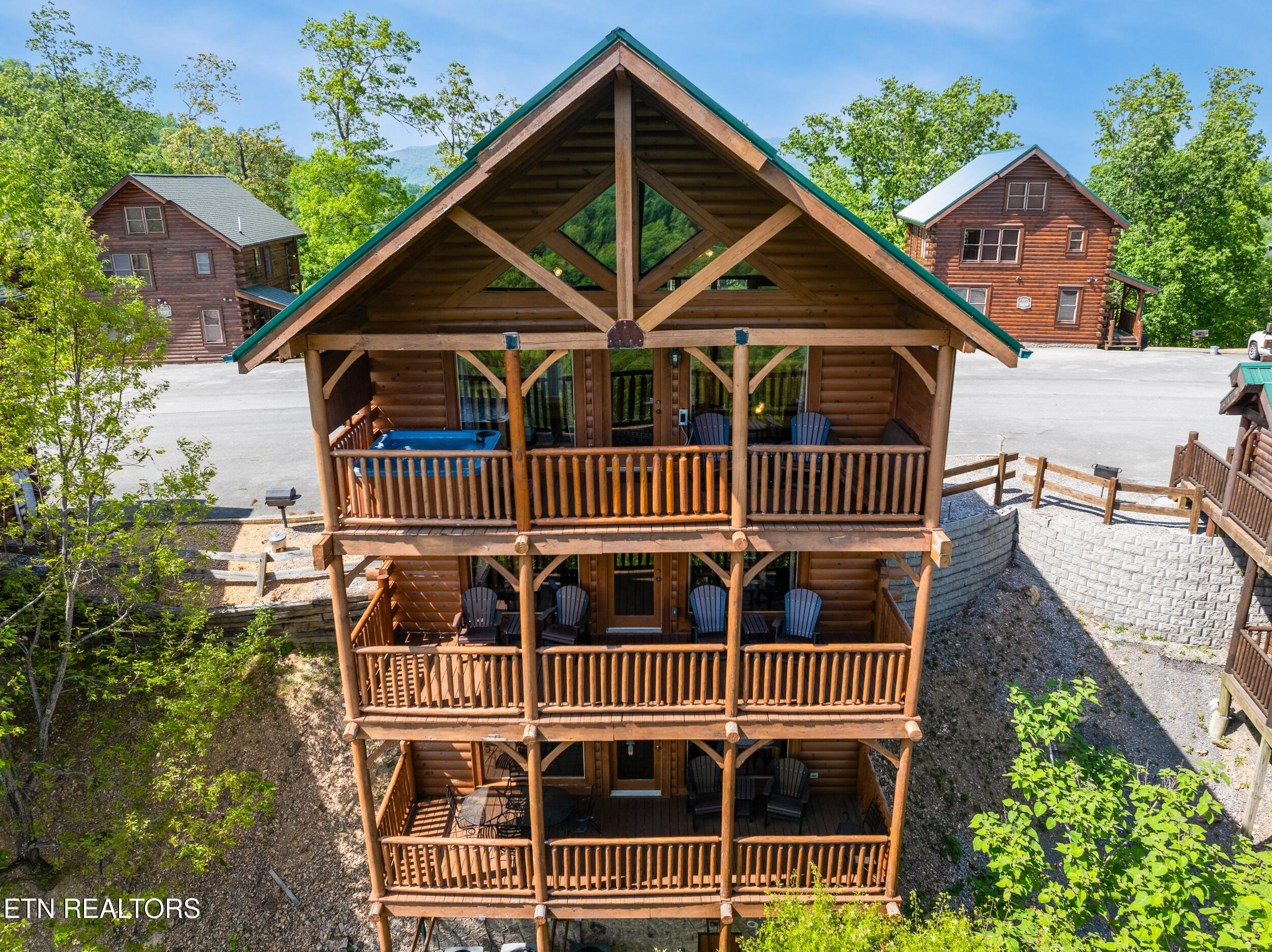 2828 White Oak Ridge Lane Sevierville TN 37862