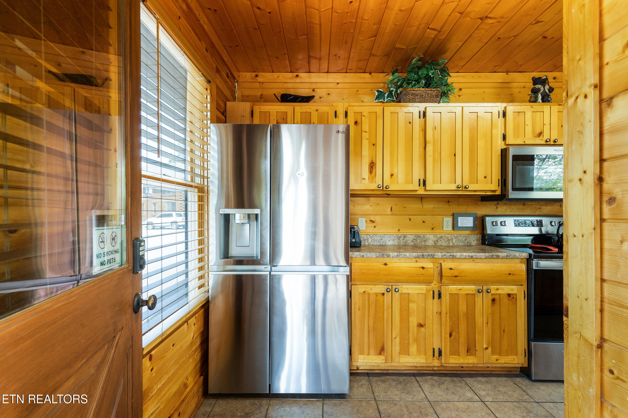 2828 White Oak Ridge Lane Sevierville TN 37862