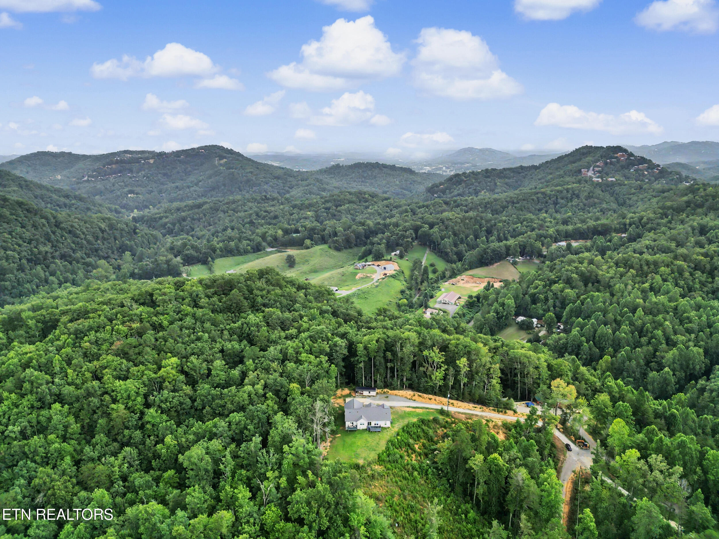 4478 Bruce Ogle Way Pigeon Forge TN 37863