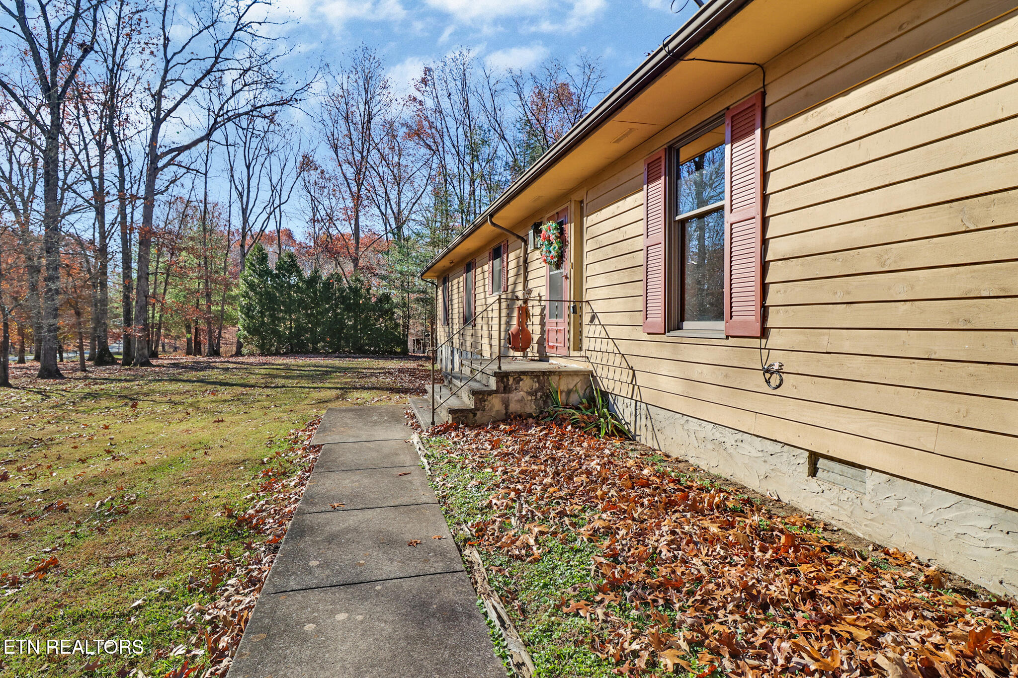 370 Red Brush Drive Crossville TN 38555