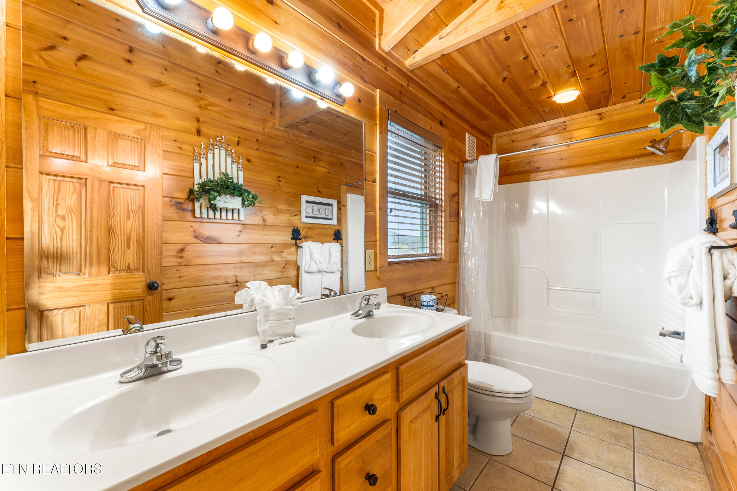 2214 Quiet Valley Way Sevierville TN 37862