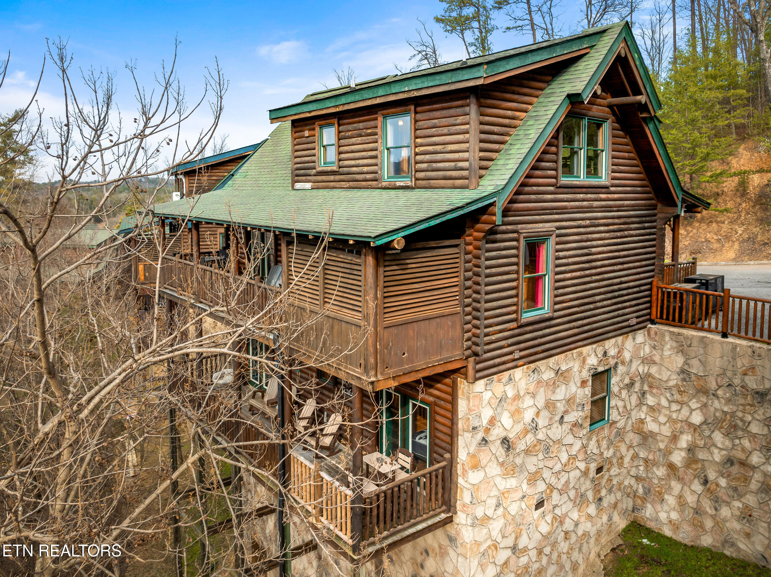 2214 Quiet Valley Way Sevierville TN 37862