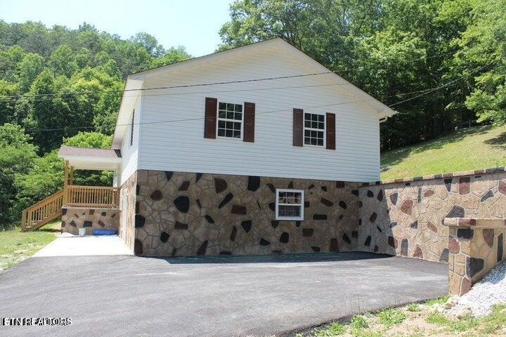 2915 Flat Hollow Road Speedwell TN 37870