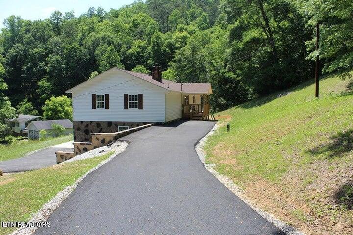 2915 Flat Hollow Road Speedwell TN 37870