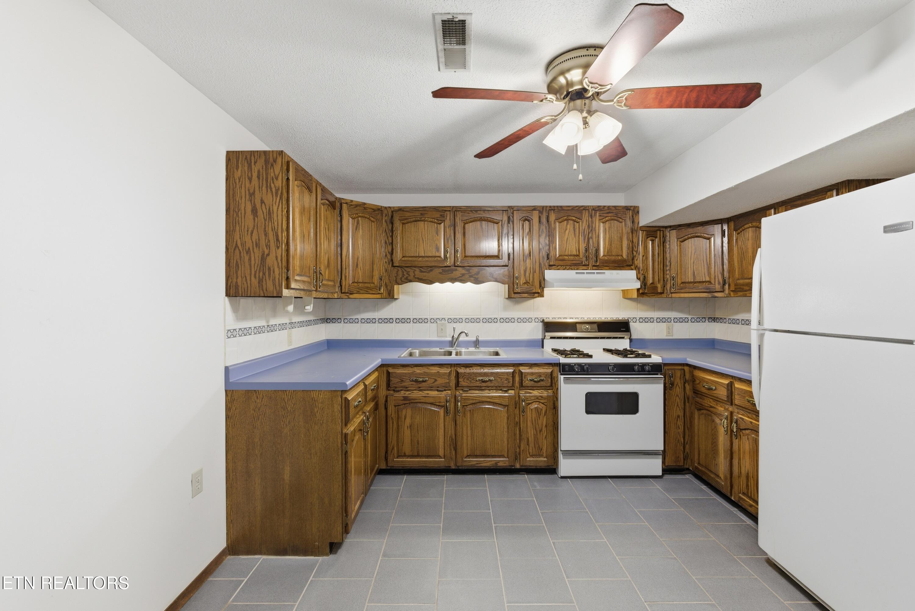 788 Old Jamestown Road Helenwood TN 37755