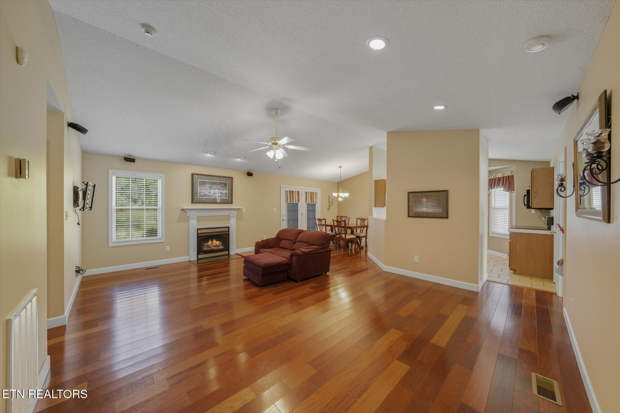 8416 Graceland Road Corryton TN 37721