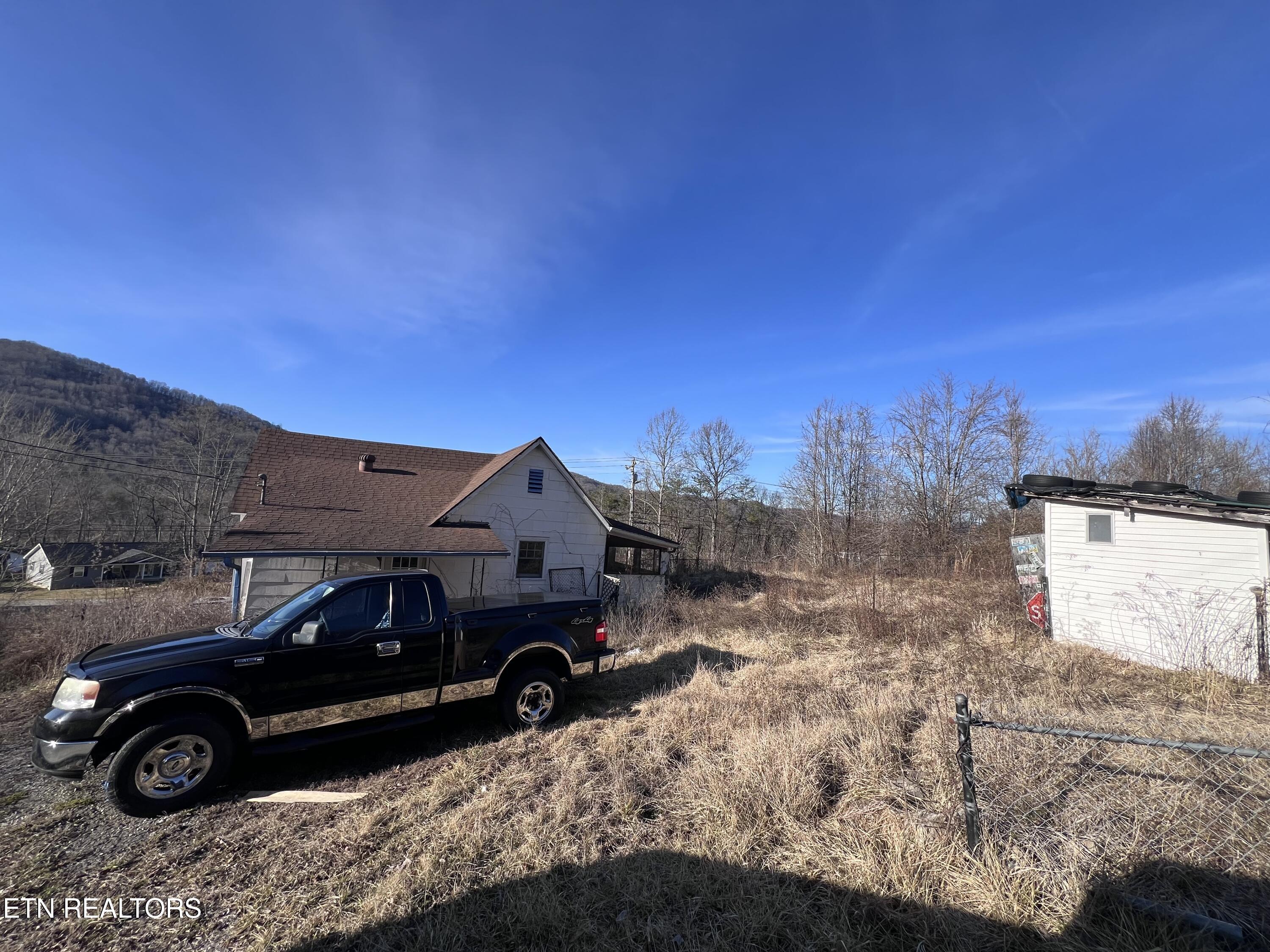 115 7th Avenue Jellico TN 37762