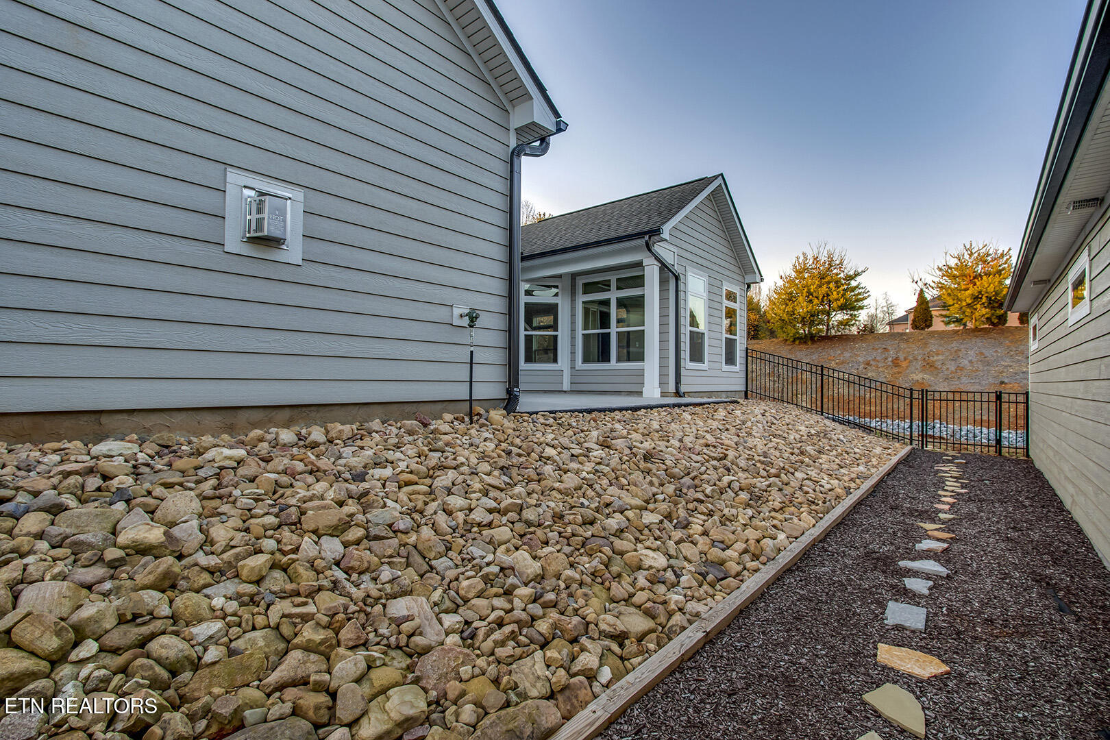 403 Sycamore Place Loudon TN 37774