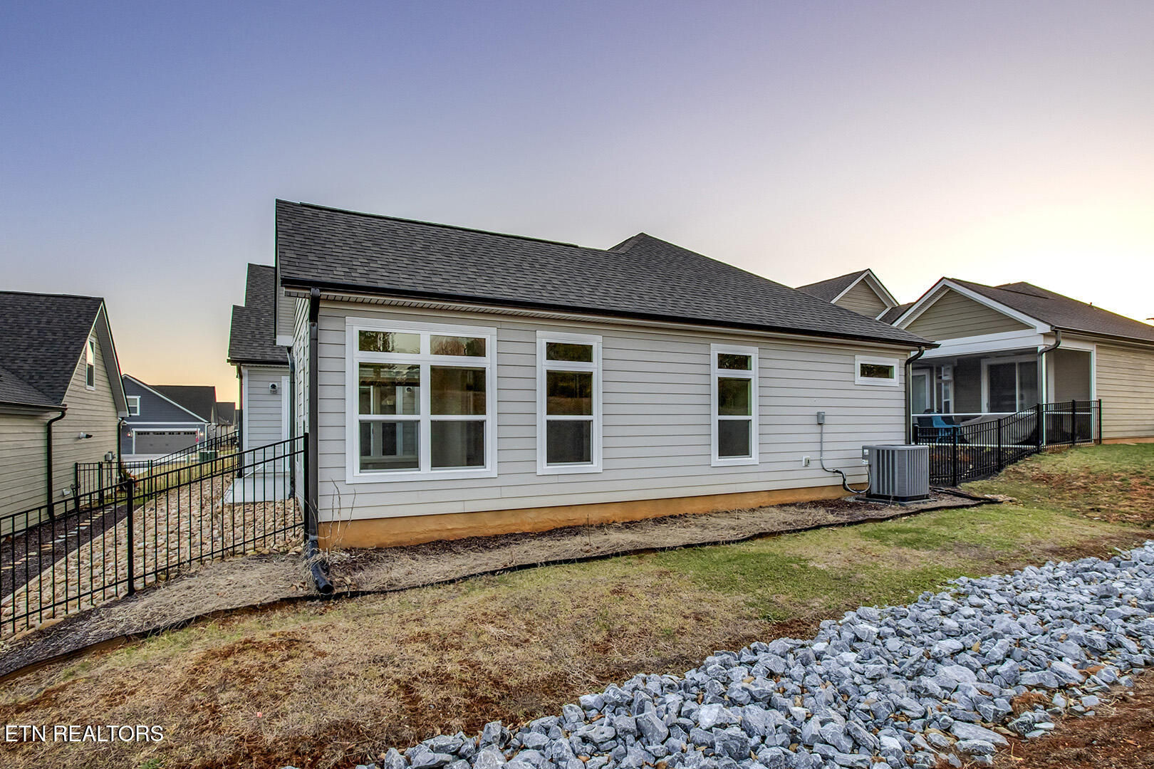 403 Sycamore Place Loudon TN 37774