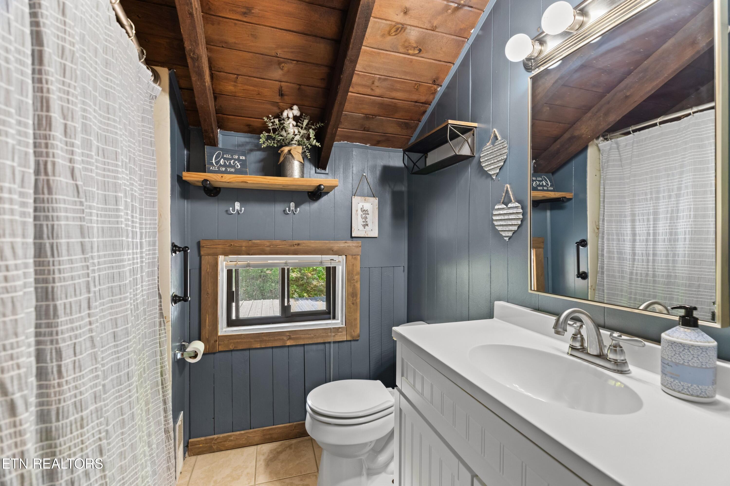 874 Layman Drive Dandridge TN 37725