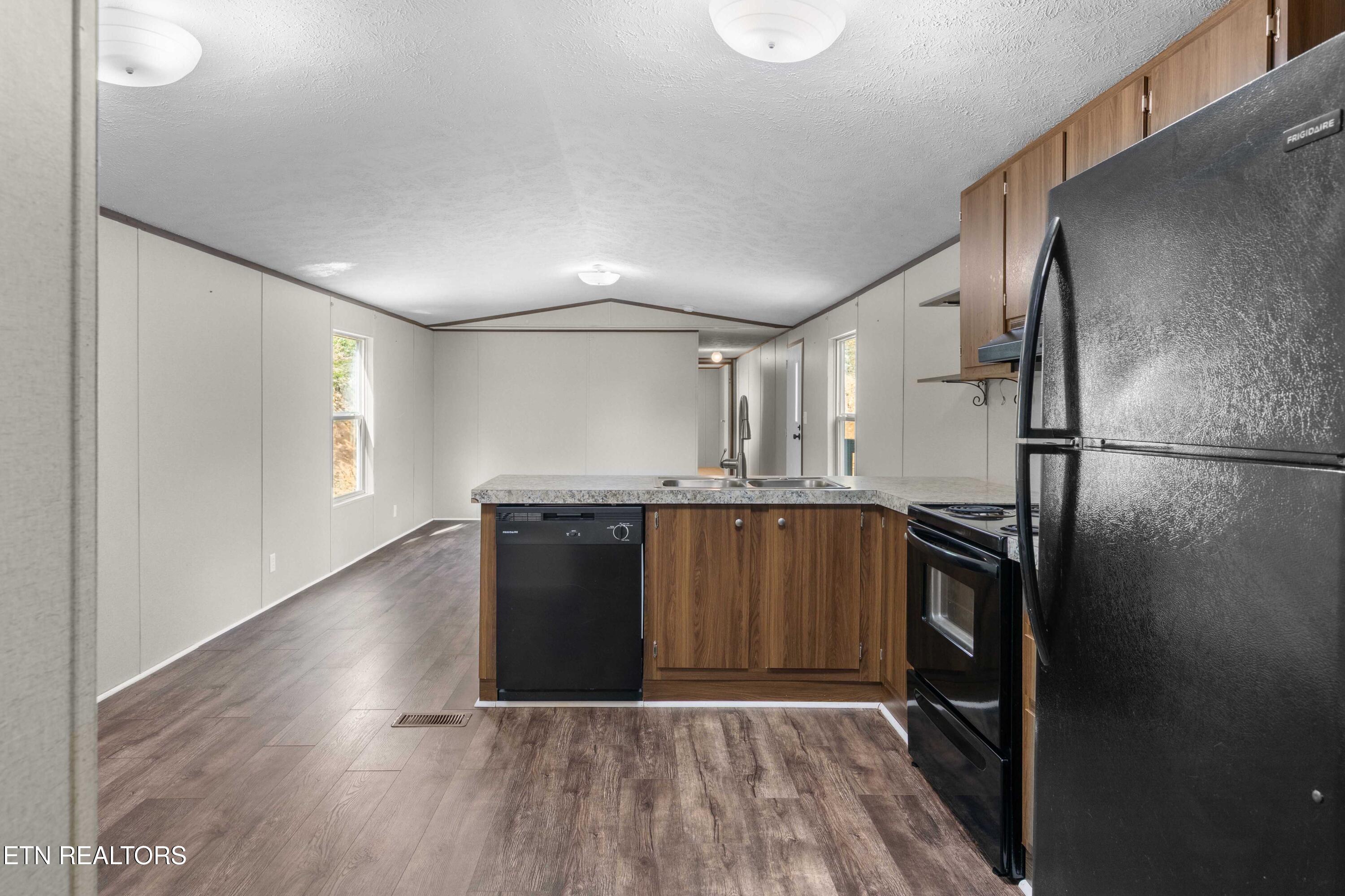 138 Mercury Lane Jacksboro TN 37757