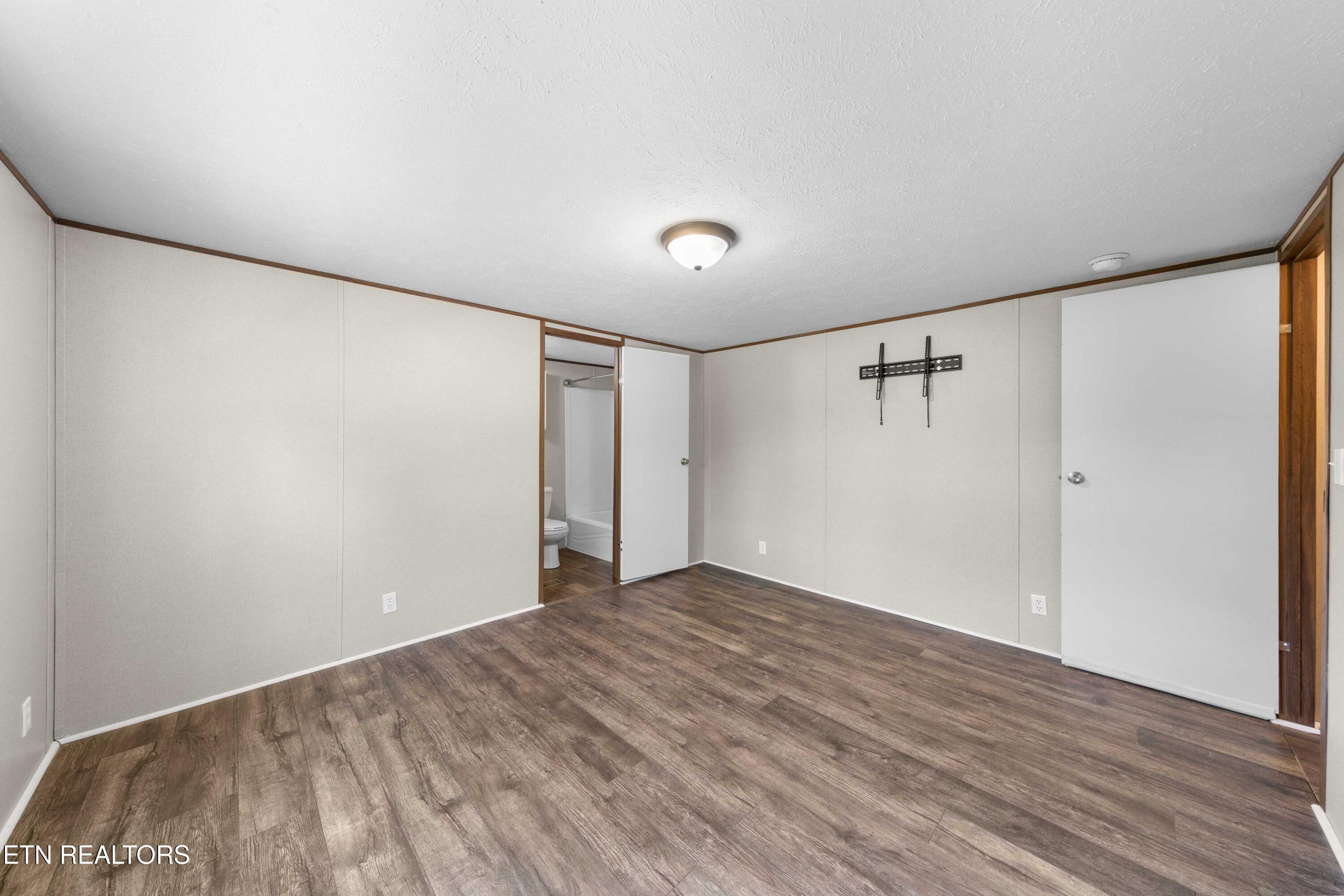 138 Mercury Lane Jacksboro TN 37757