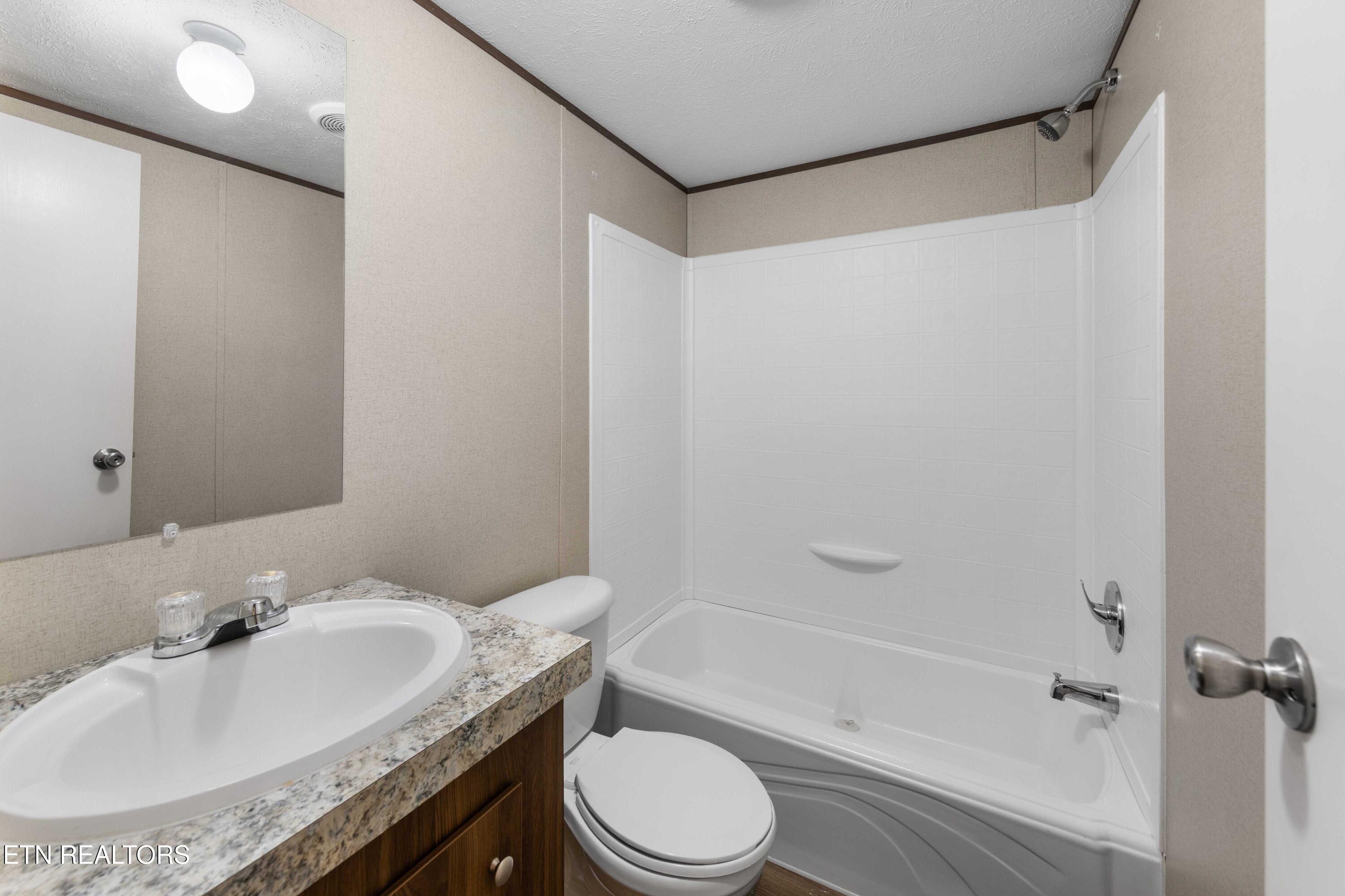 138 Mercury Lane Jacksboro TN 37757