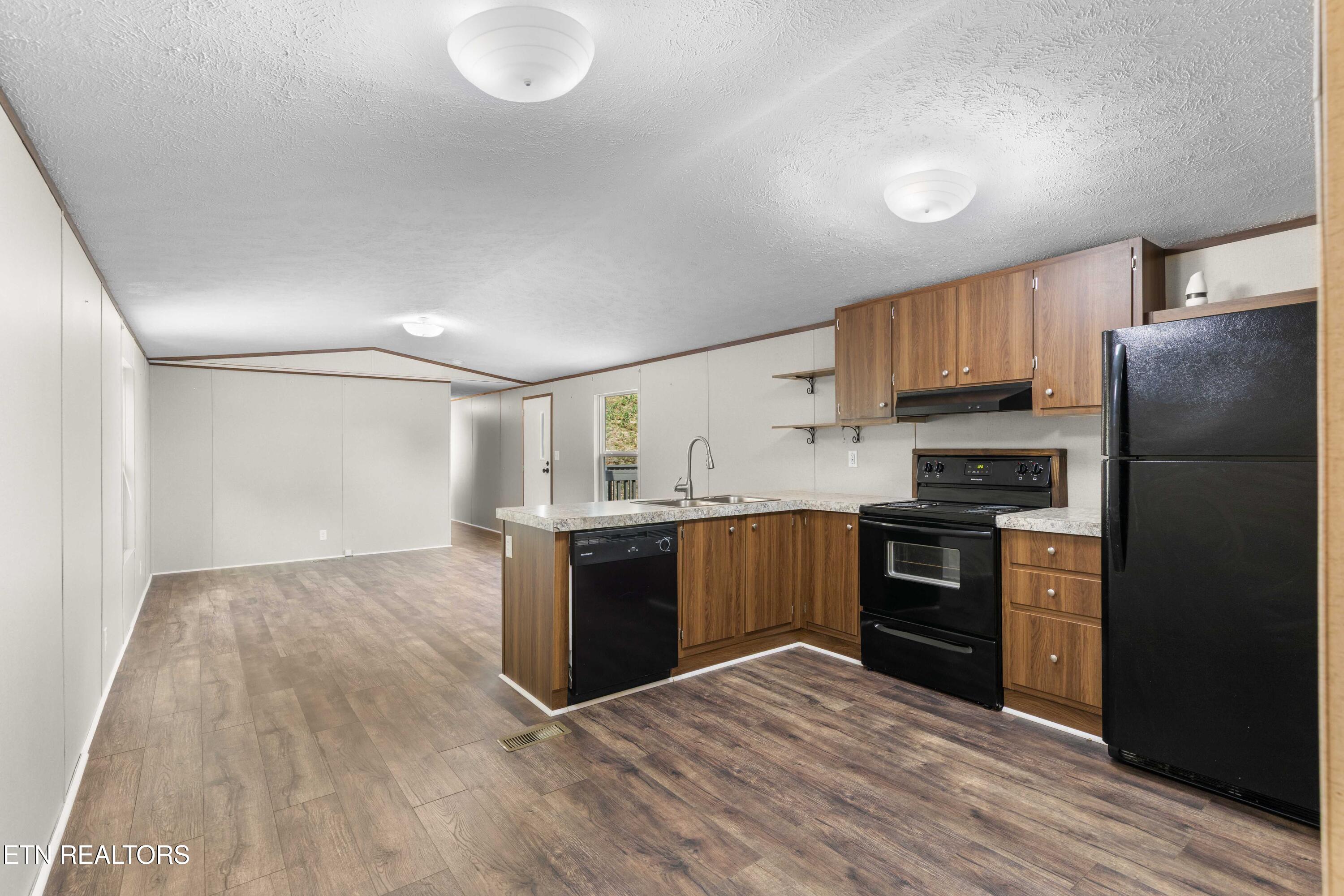 138 Mercury Lane Jacksboro TN 37757