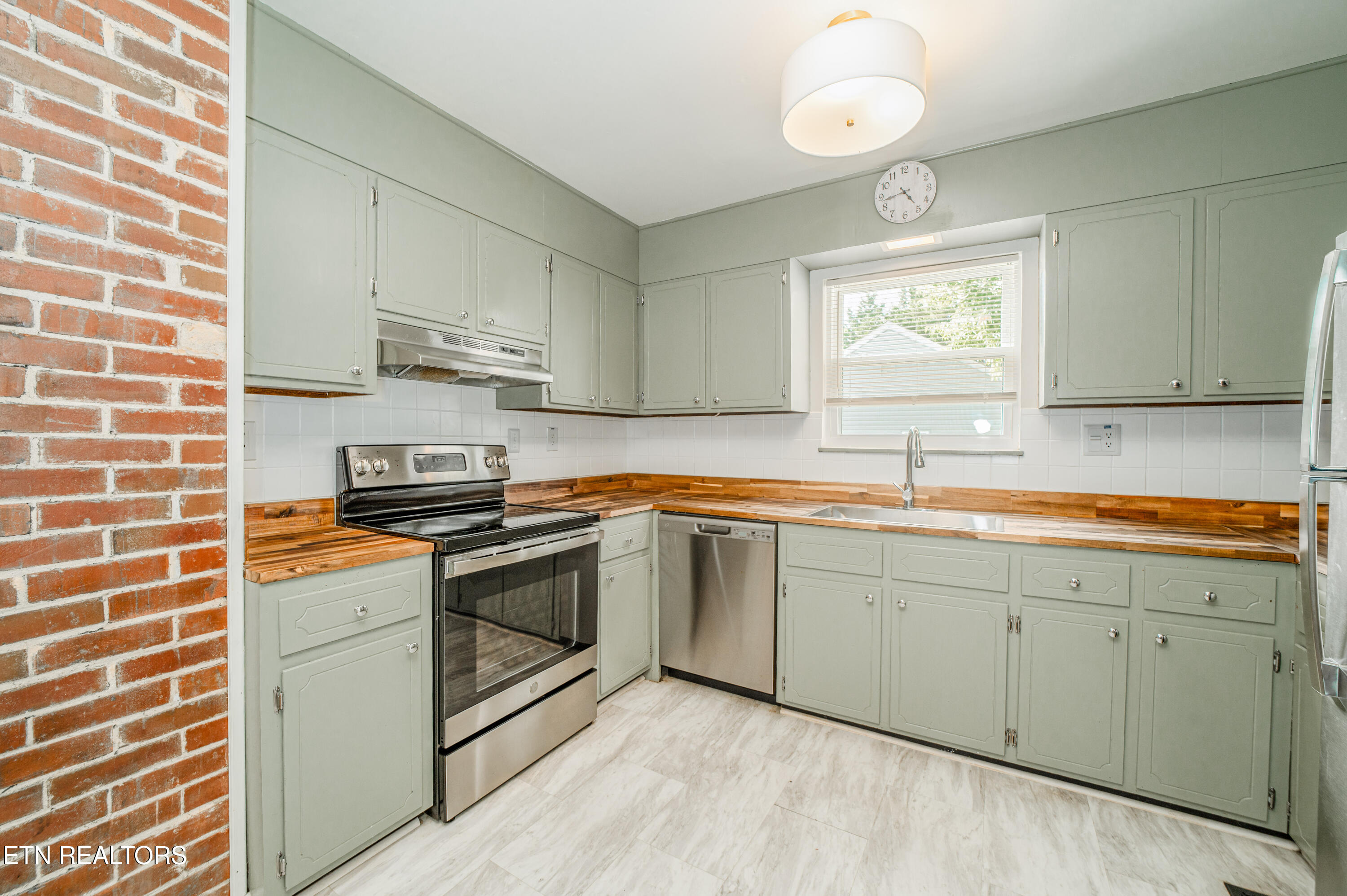 1751 N Wright Road Alcoa TN 37701
