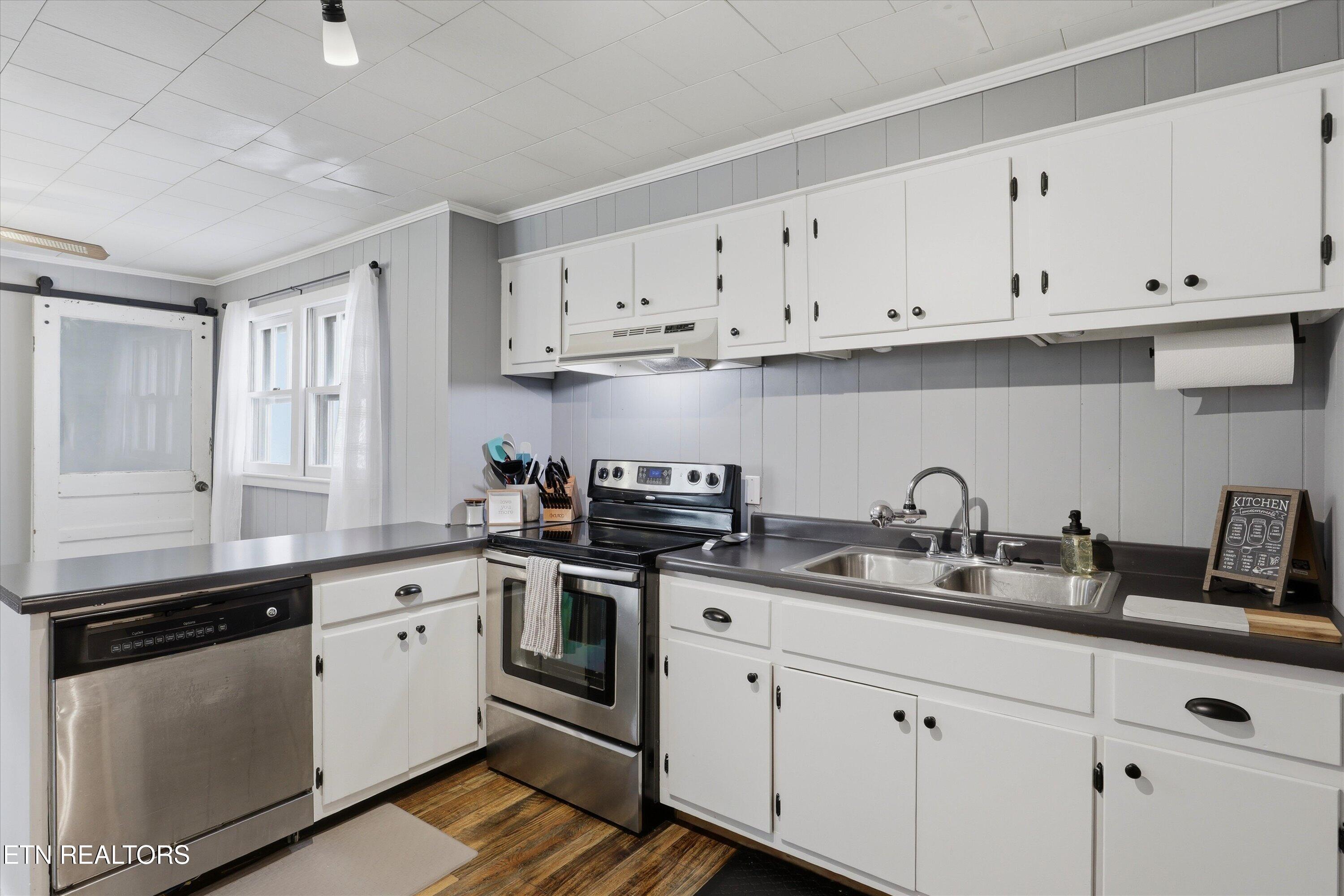 224 W Millers Cove Road Walland TN 37886
