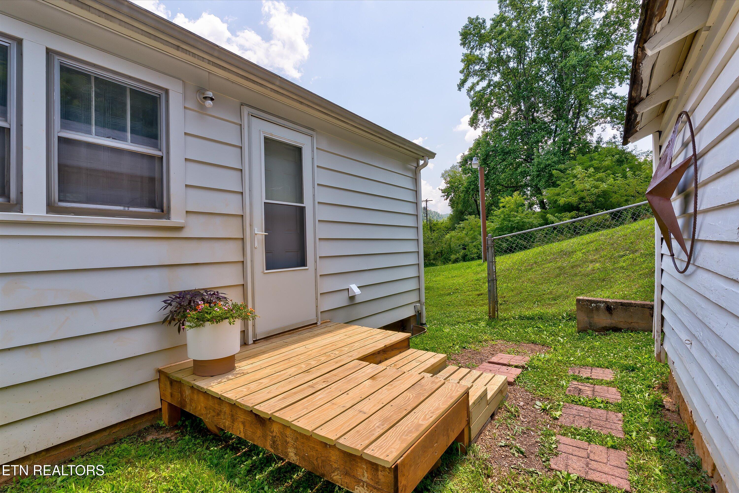 224 W Millers Cove Road Walland TN 37886