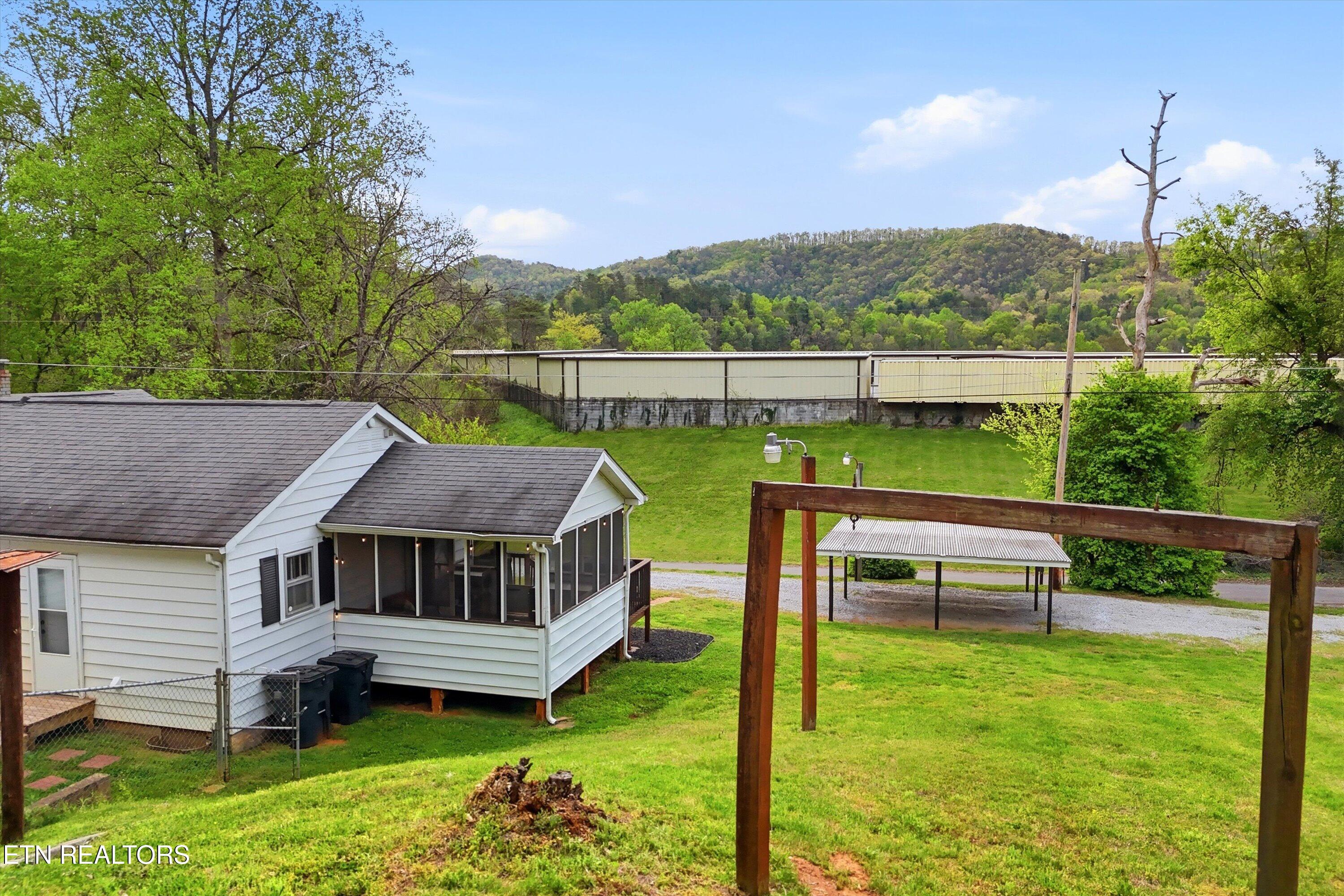 224 W Millers Cove Road Walland TN 37886