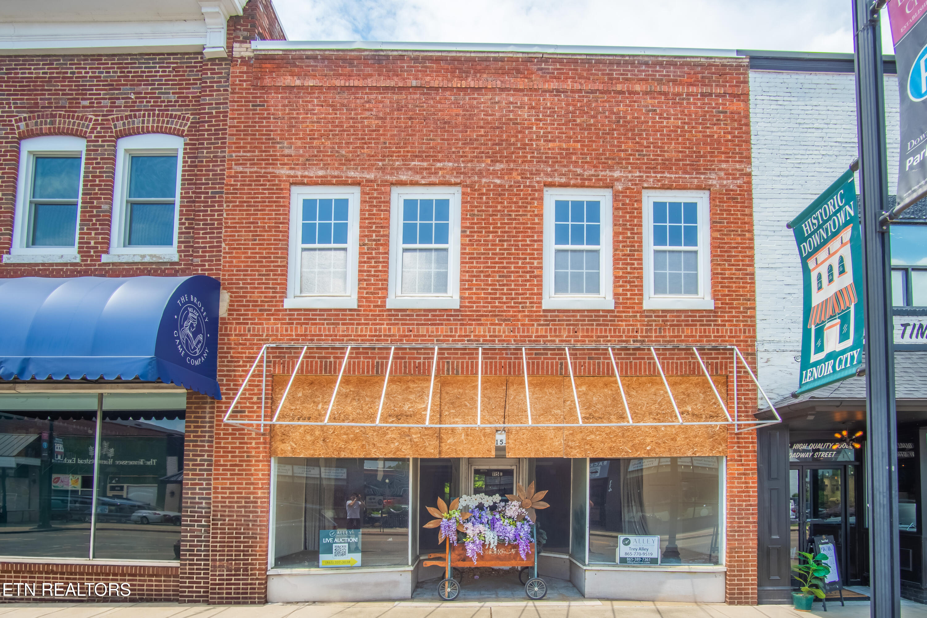 115 E Broadway Street Lenoir City TN 37771