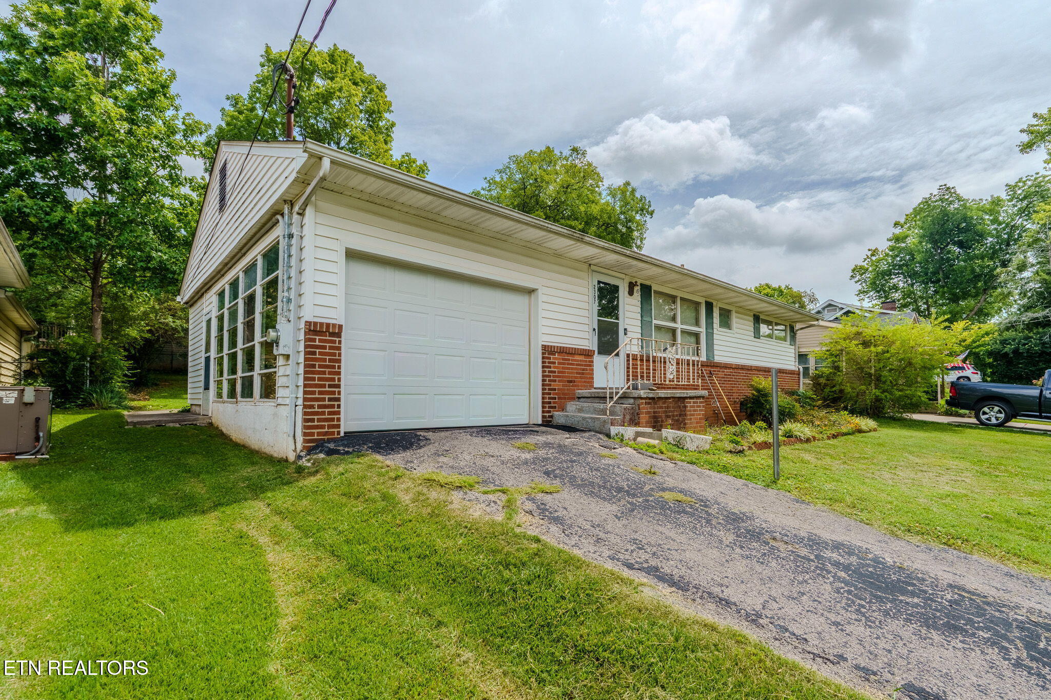 2307 Peachtree Street Knoxville TN 37920