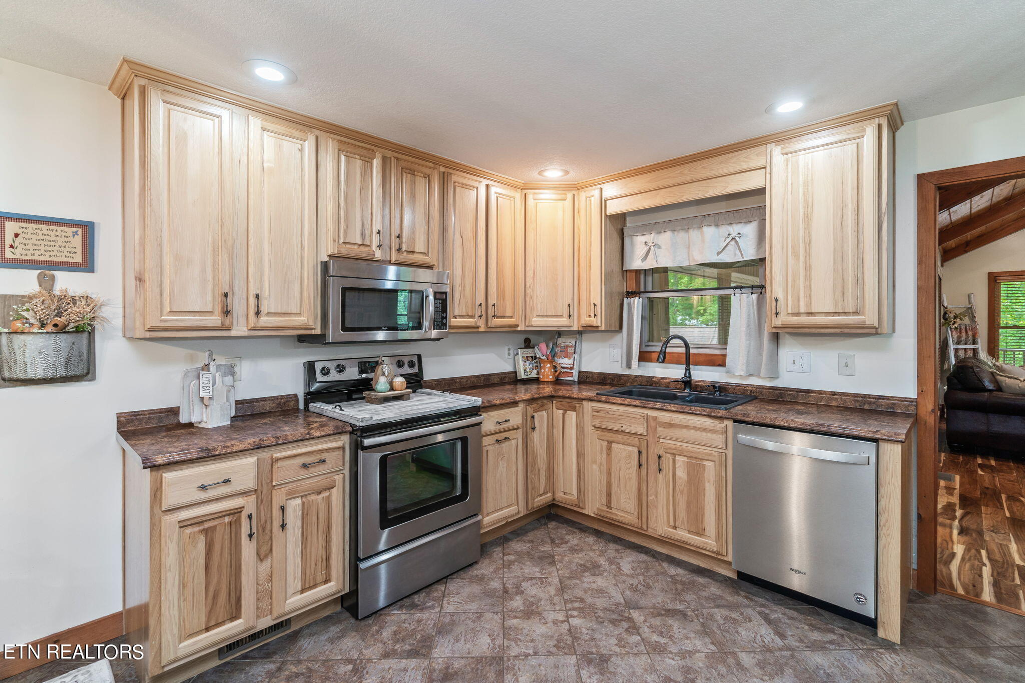 139 Pin Oak Drive Rockwood TN 37854