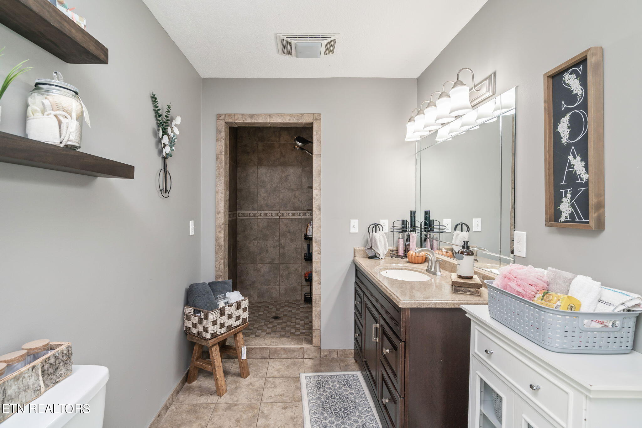 139 Pin Oak Drive Rockwood TN 37854