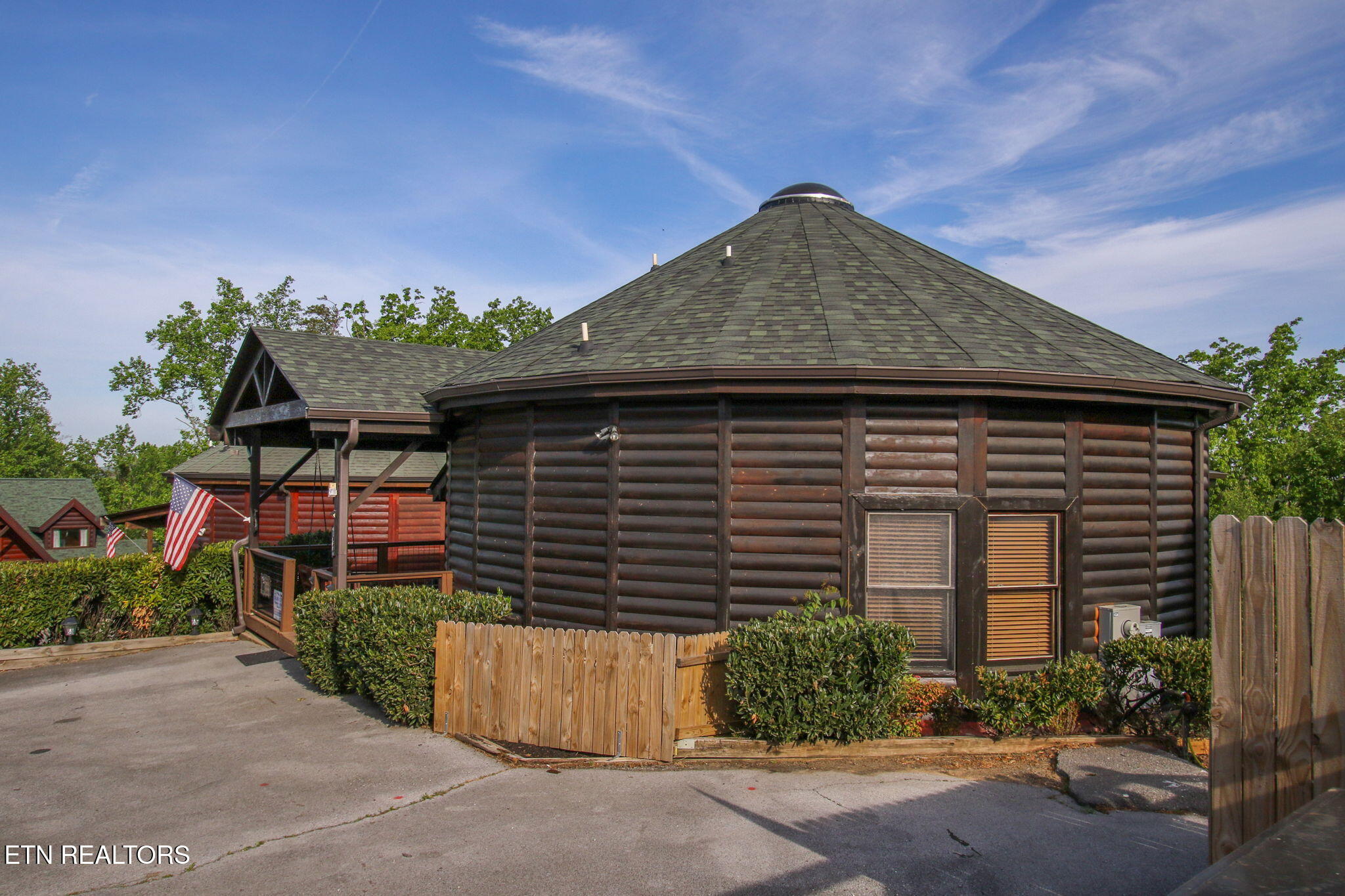 1086 Towering Oaks Drive Sevierville TN 37876