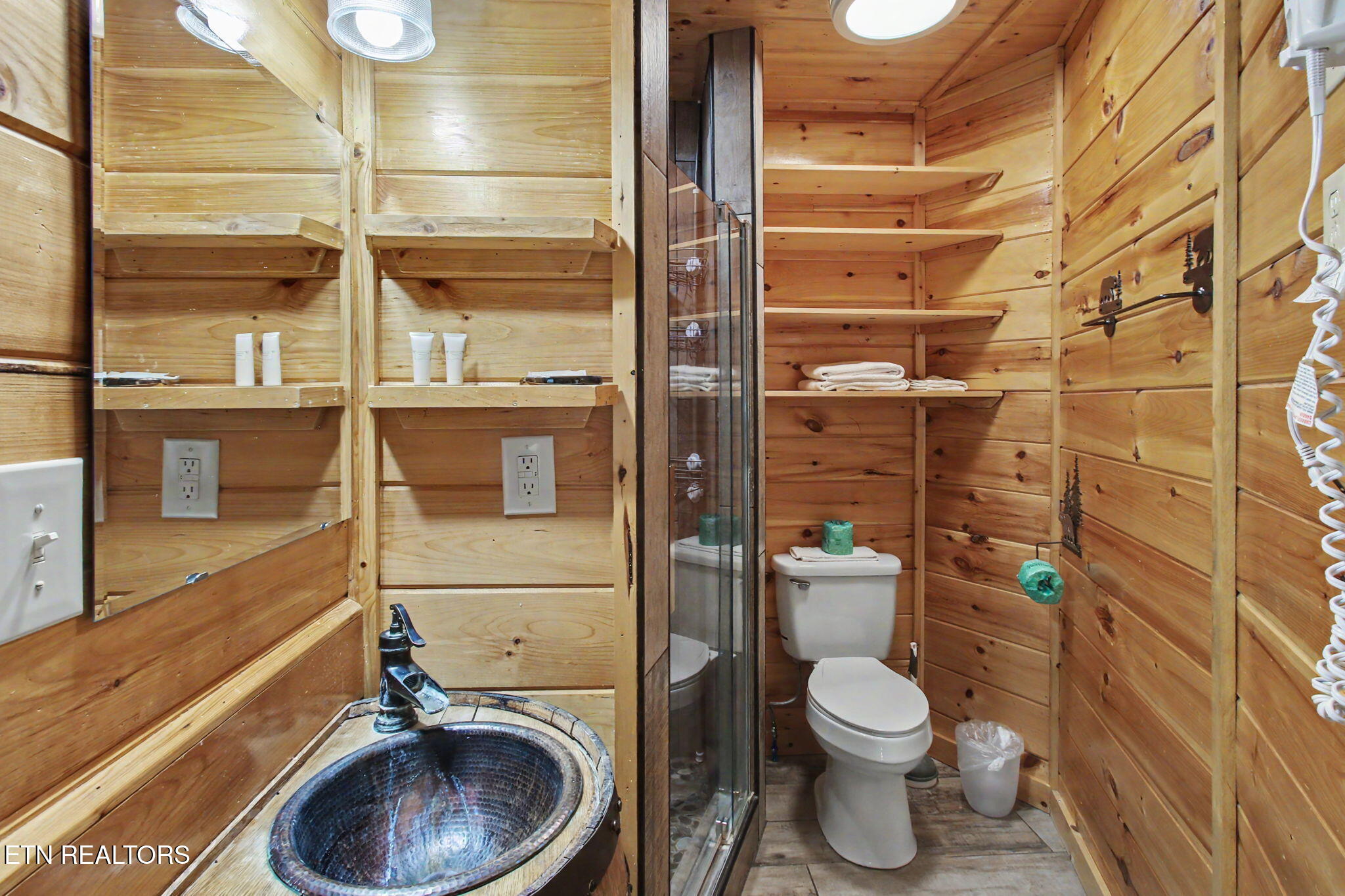 1086 Towering Oaks Drive Sevierville TN 37876