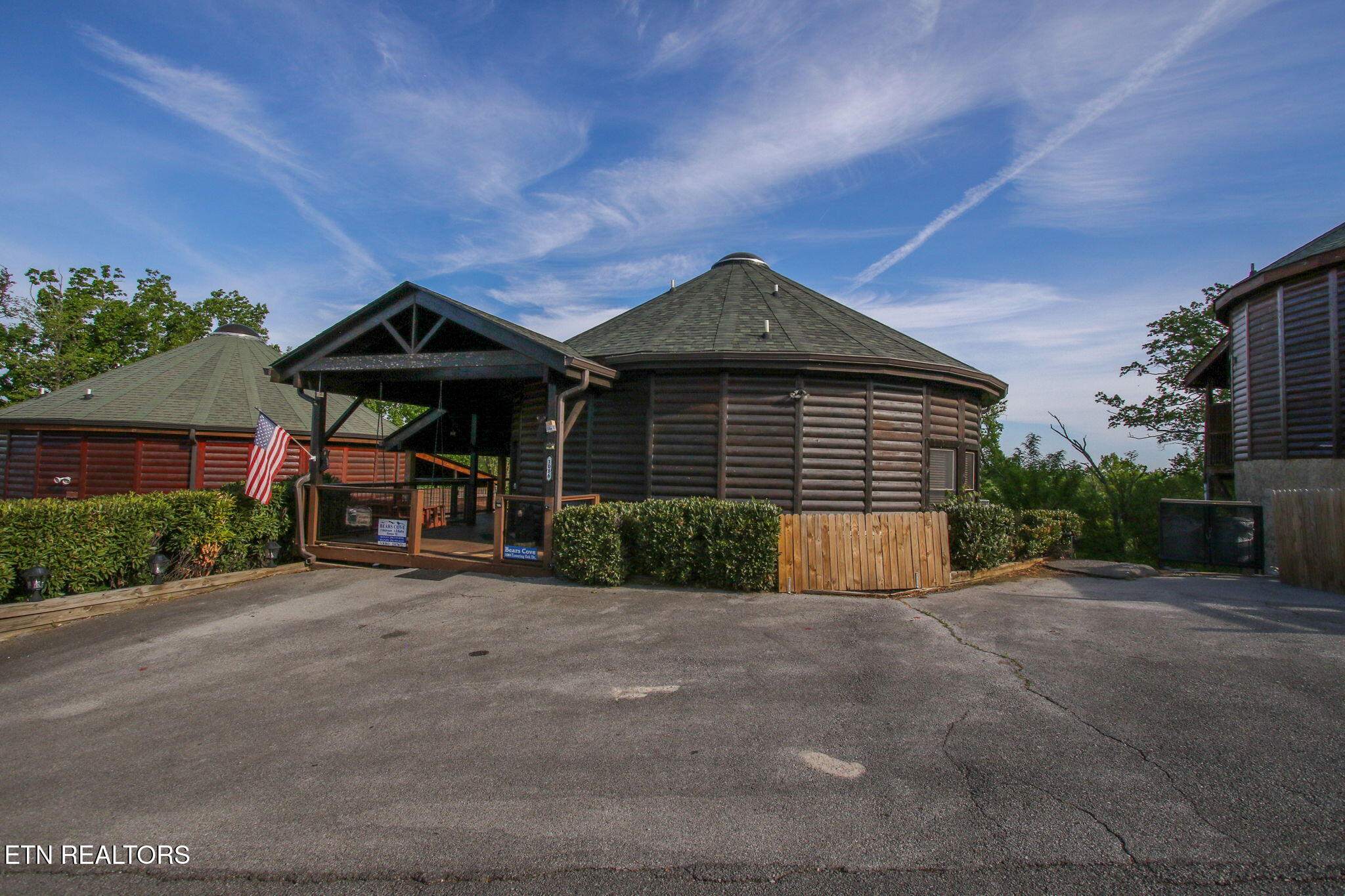 1086 Towering Oaks Drive Sevierville TN 37876