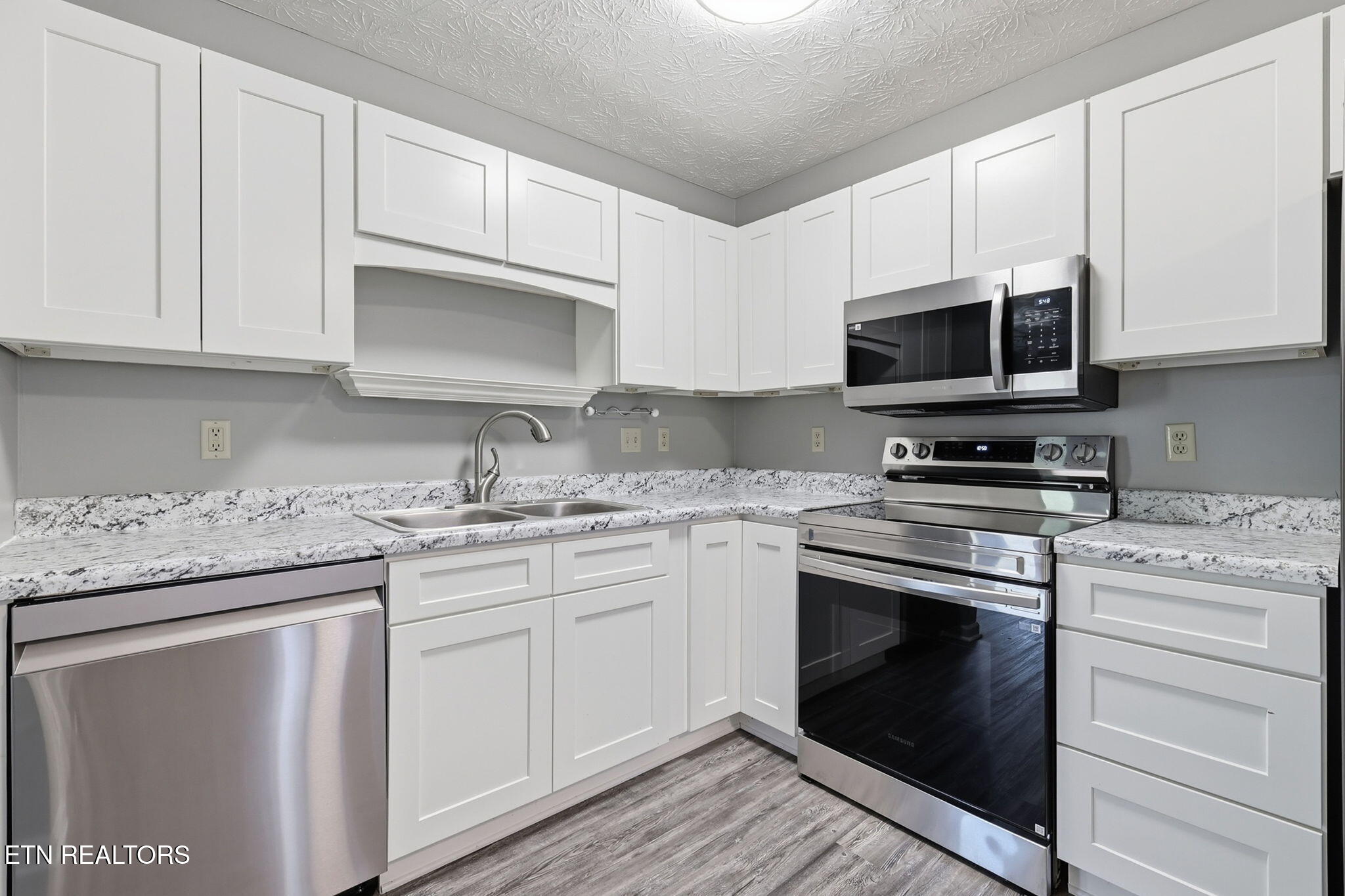 5516 W Emory Road Powell TN 37849
