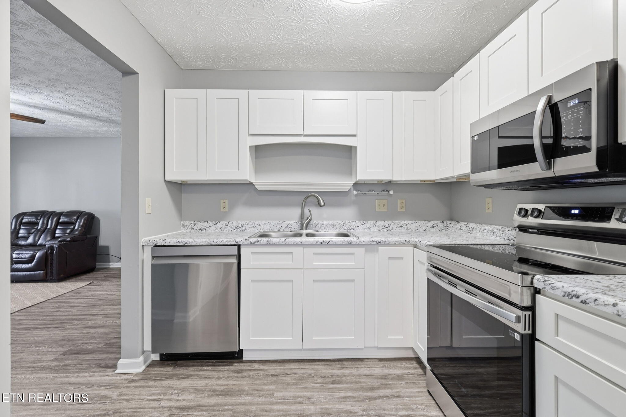 5516 W Emory Road Powell TN 37849